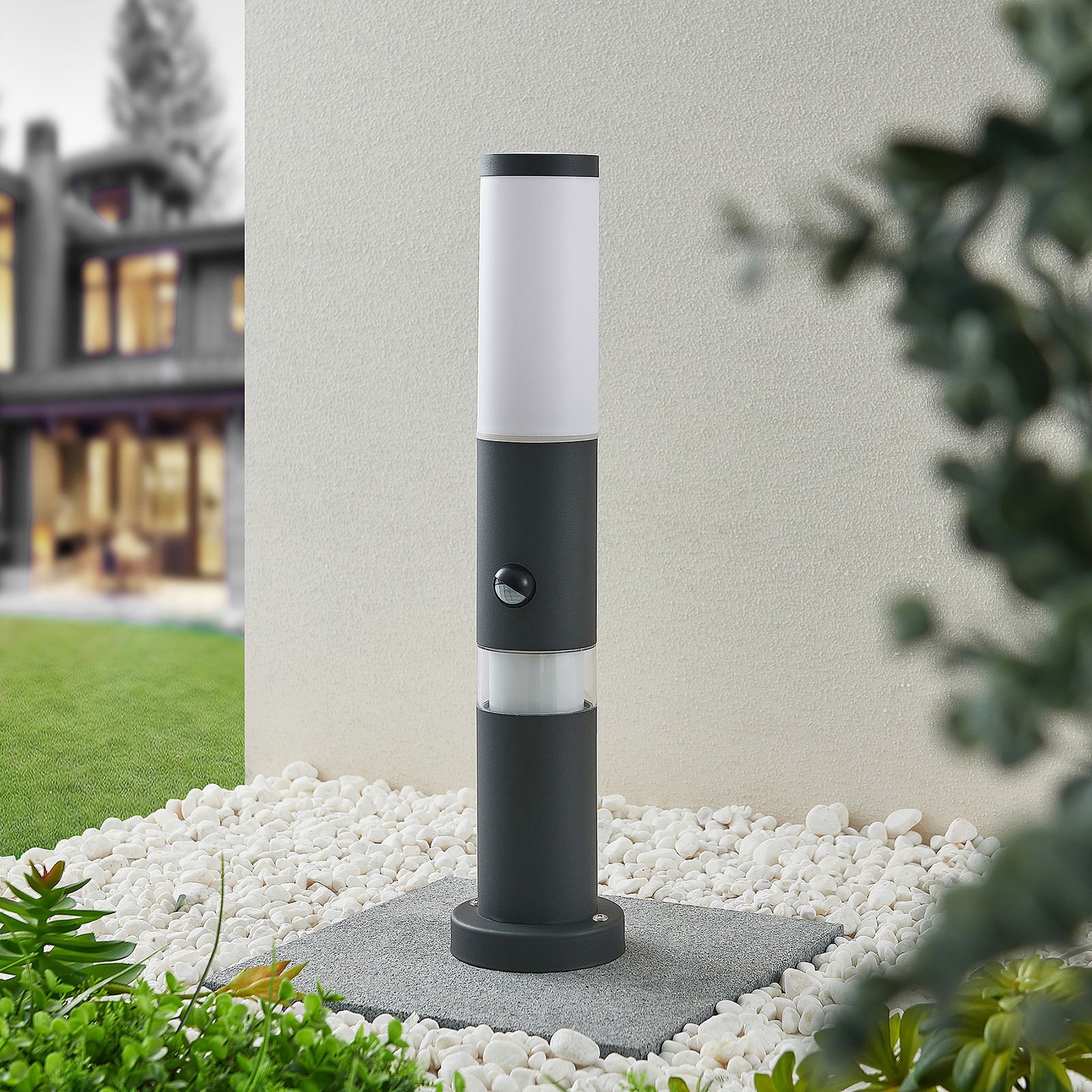 Lindby Okari pillar light, aluminium, sensor