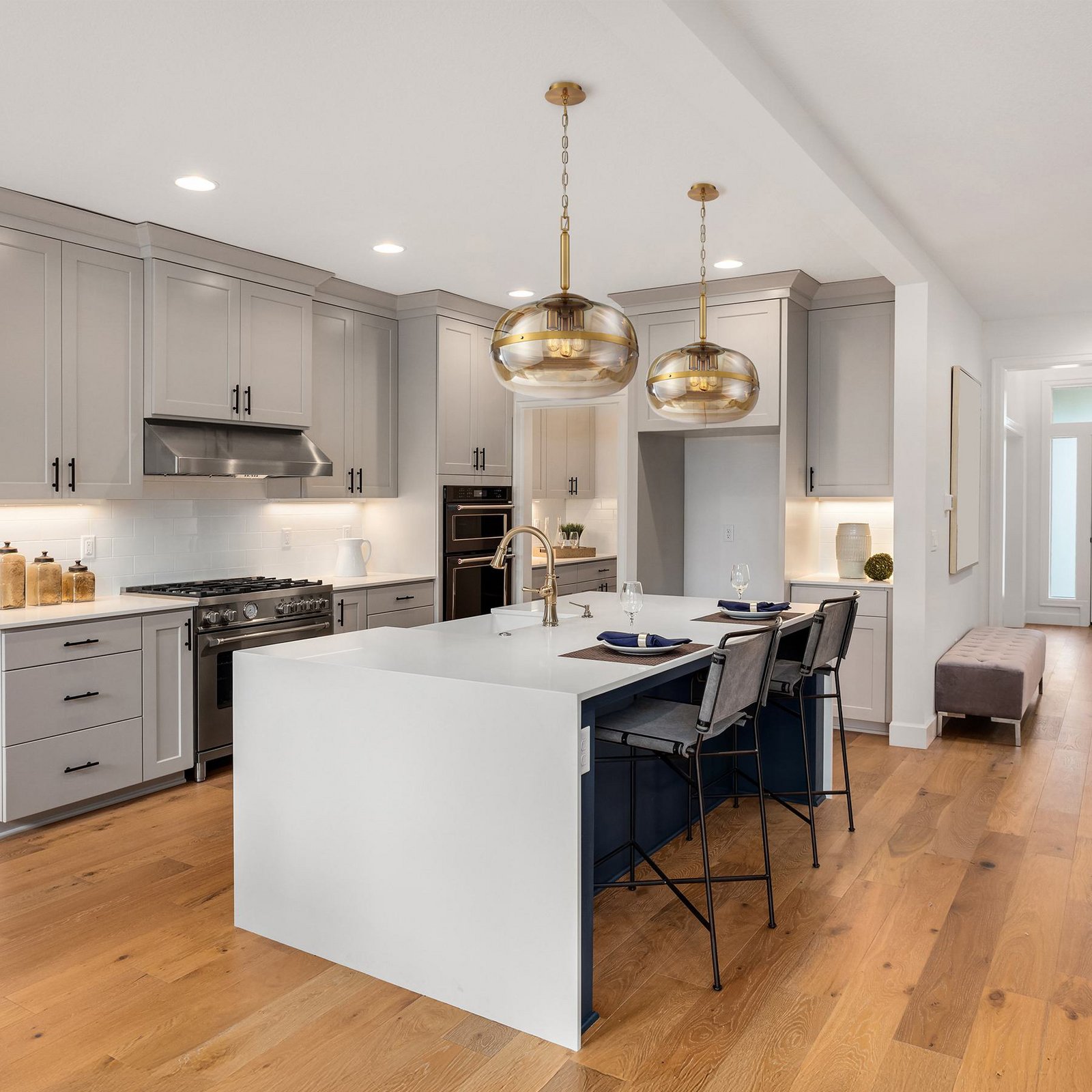 Hängeleuchte NOTTINGHAM, messing antik, Ø 51 cm, Glas/Metall