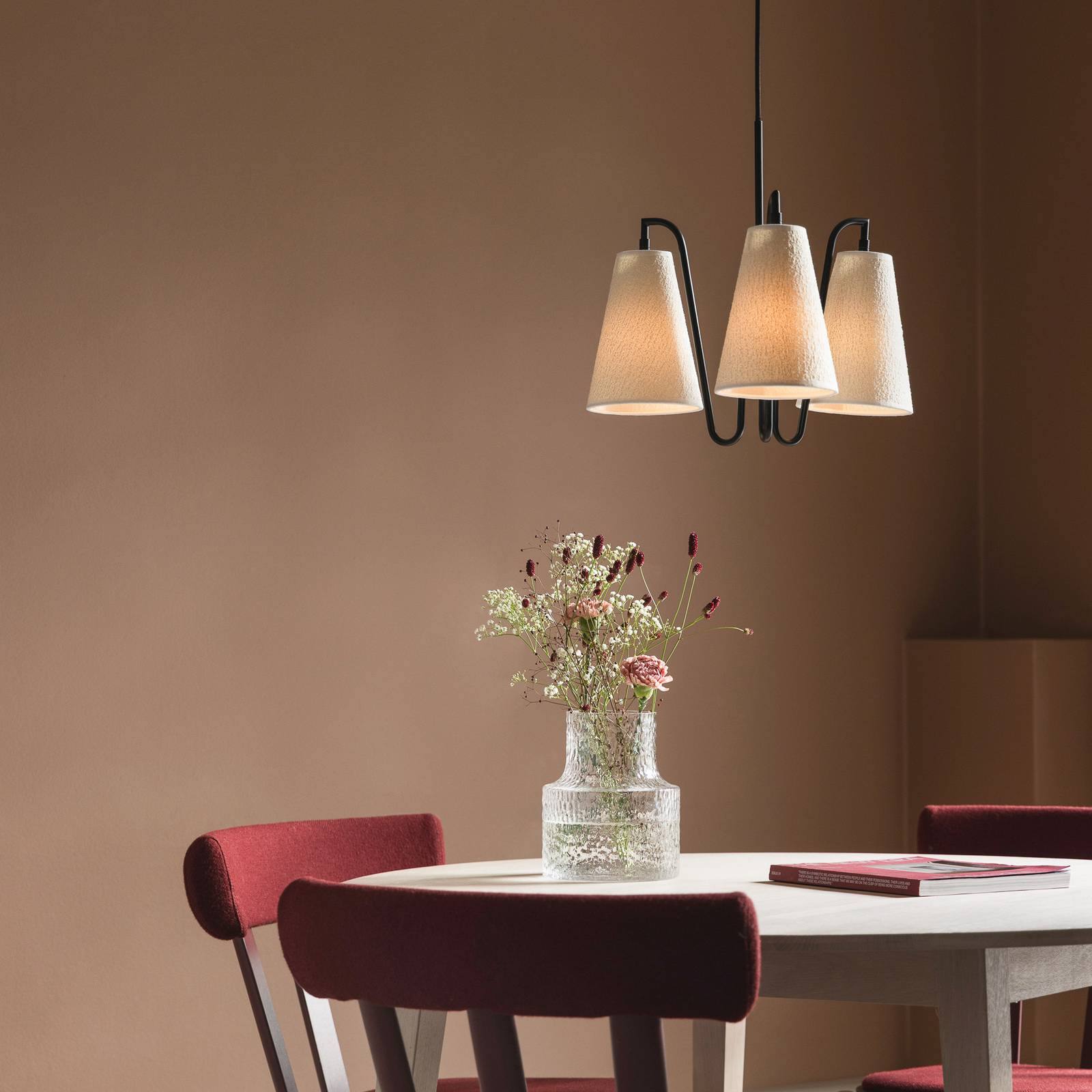 Globen Lighting hanglamp Lou 3 wit bouclé/zwarte stof
