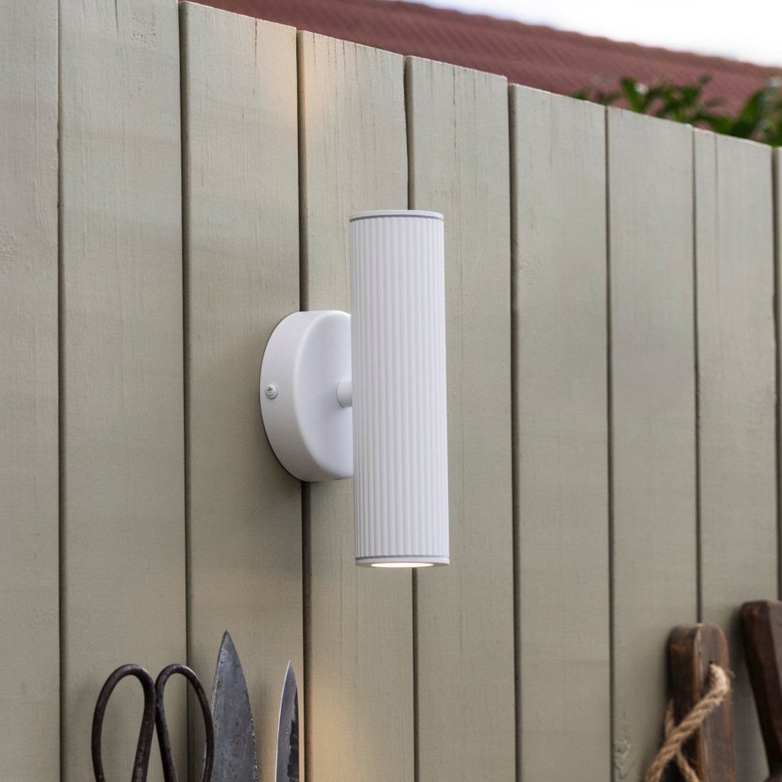 Globen Lighting Aplică de perete Hubble albă înălțime 21 cm IP44 - Camera de zi / sufragerie - Aluminiu