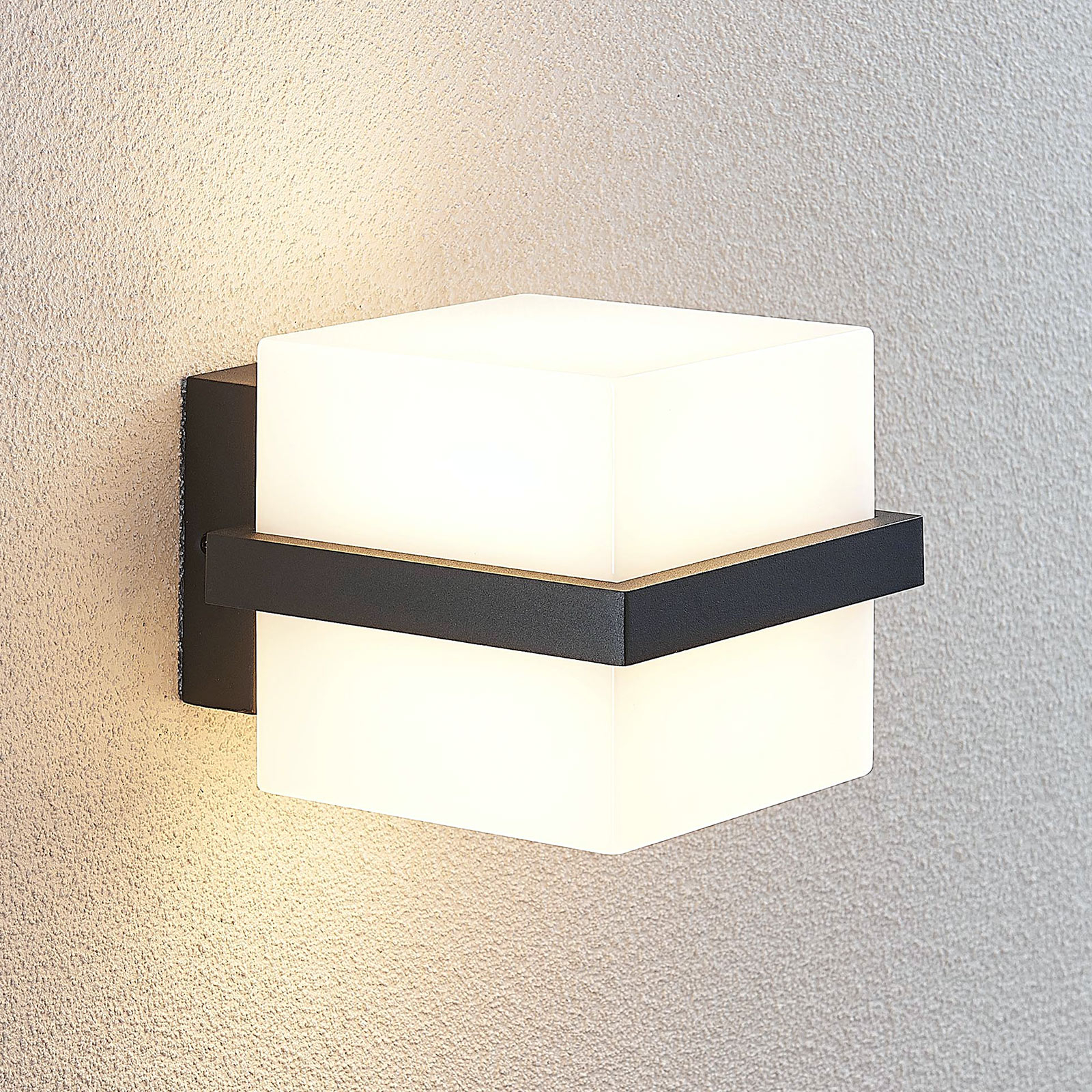 LED buitenwandlamp Auron, kubusvormig