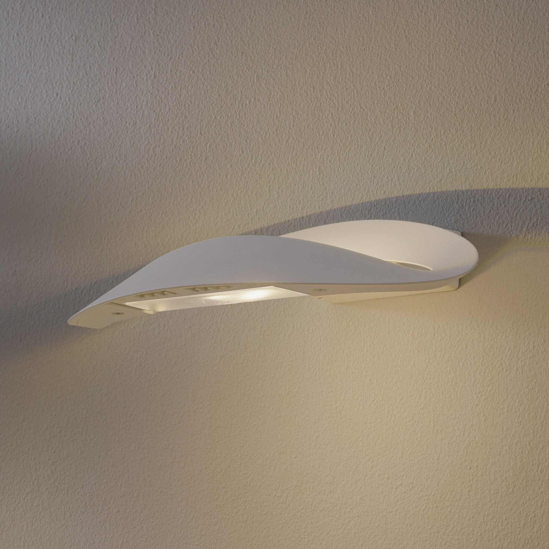 Artemide Mesmeri designer wall light, white LED, for Living / Dining Room, die-cast aluminium, 28 W, energy efficiency: A+, W: 34 cm, H: 7.9 cm