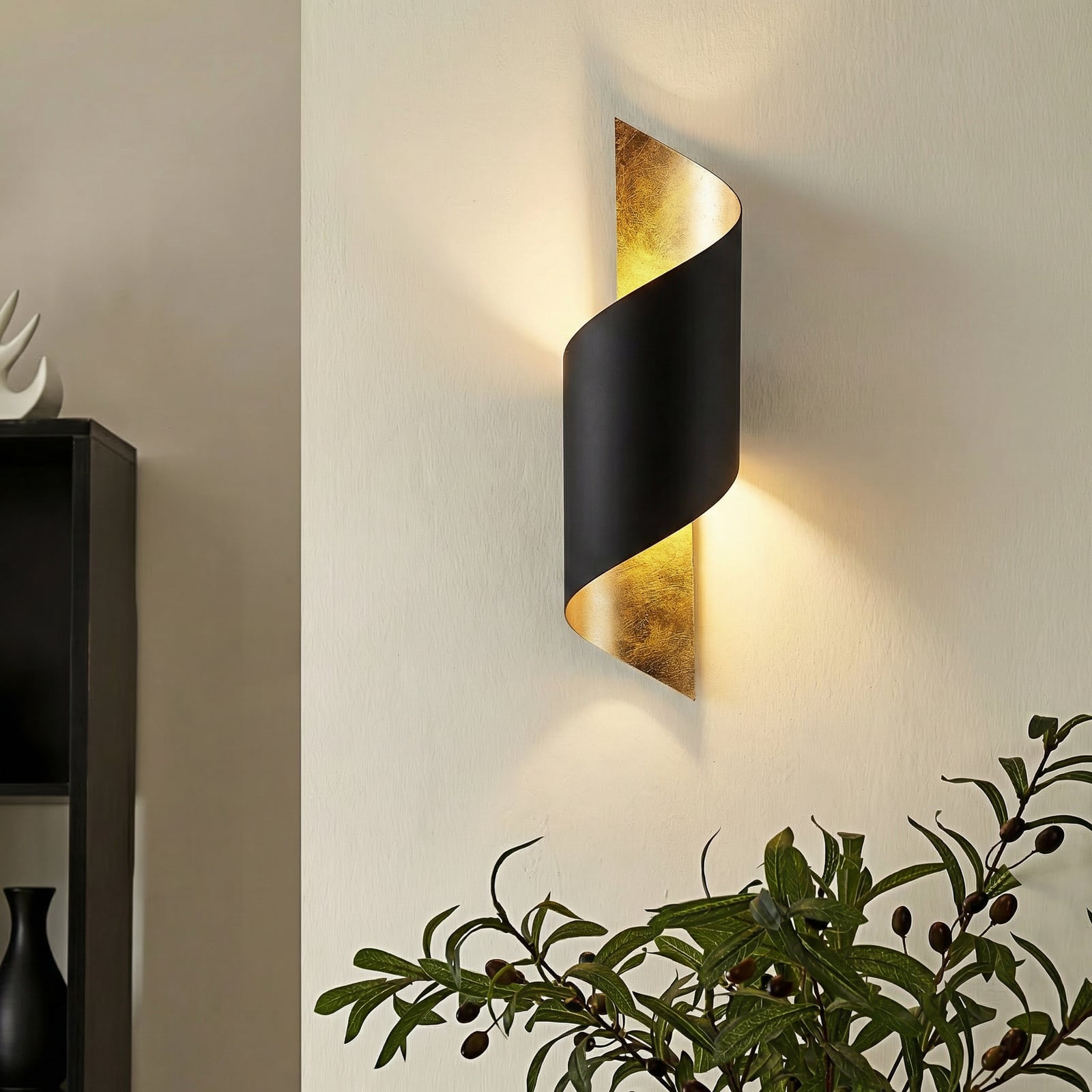 Vanni Wandlamp Black/Gold - Lindby