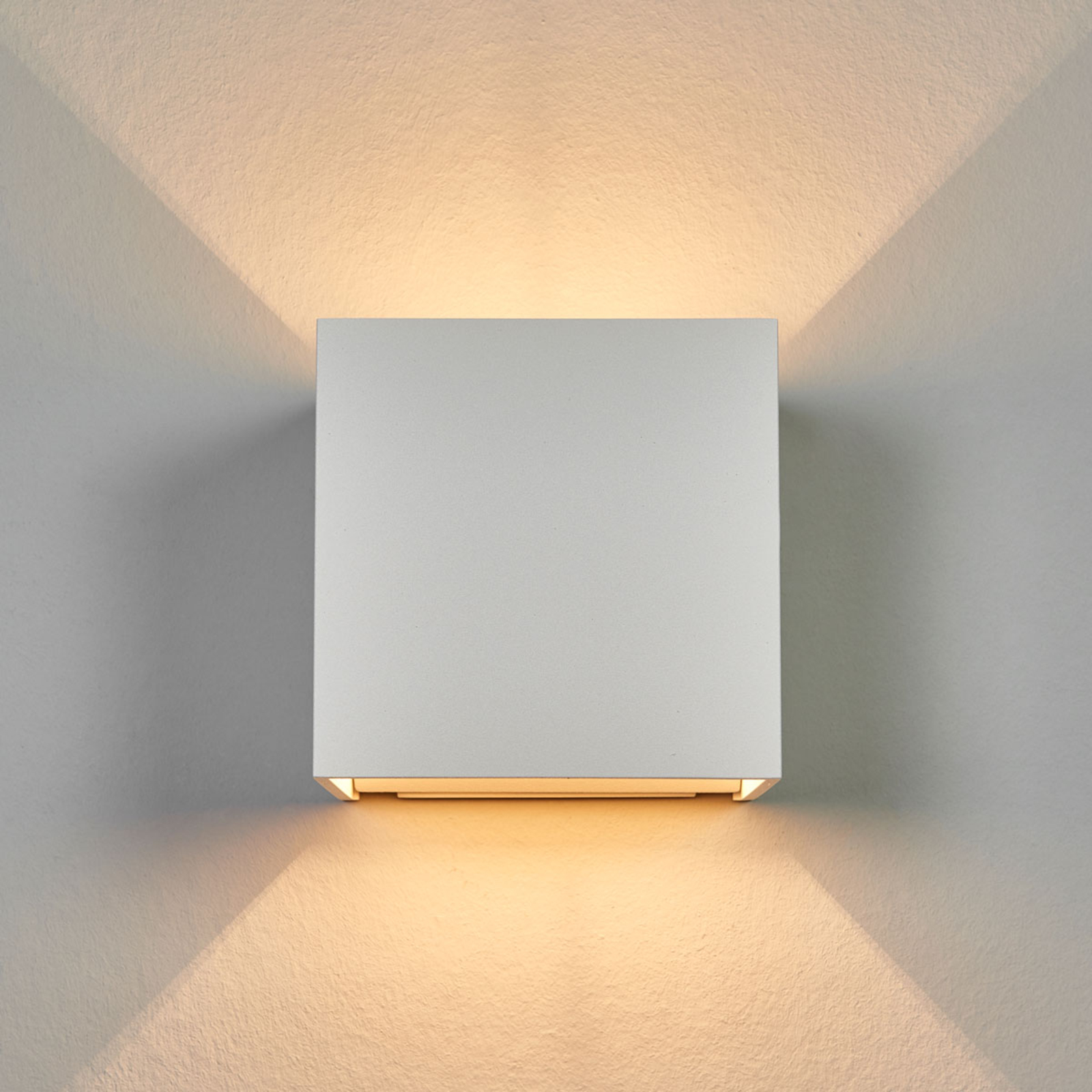 Helestra Siri wall light up/down, matt white