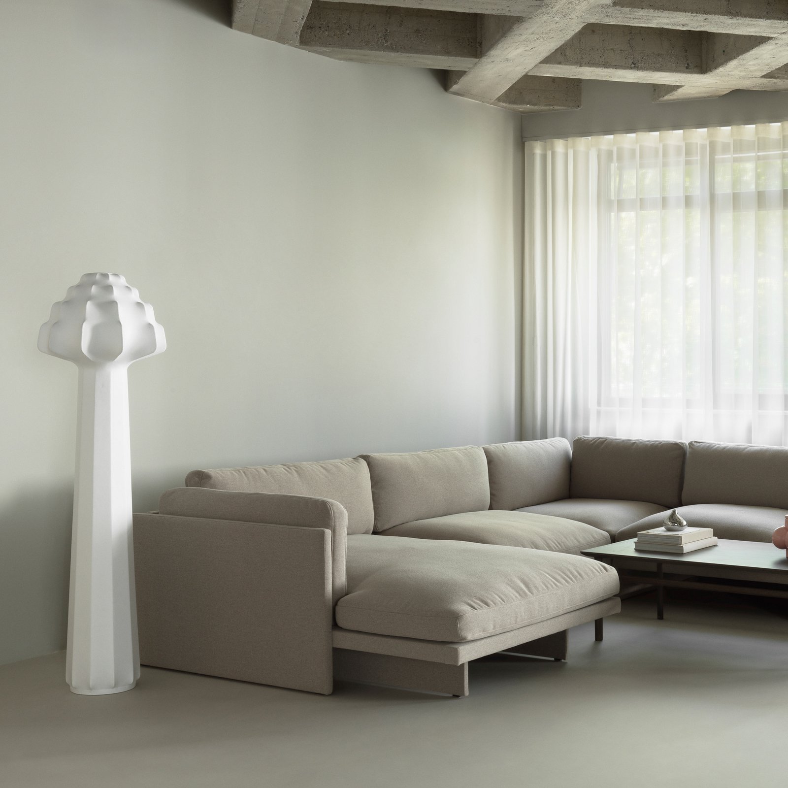 LED-Stehleuchte Phantom, weiß, Höhe 156 cm - Normann Copenhagen