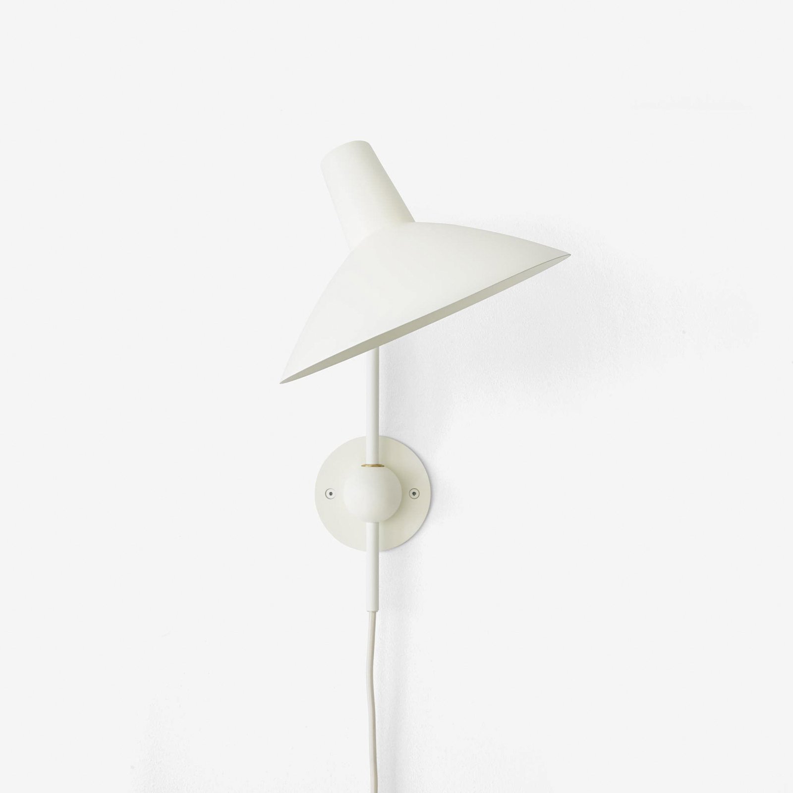 Tripod HM12 Wandleuchte Matt Weiß - &Tradition