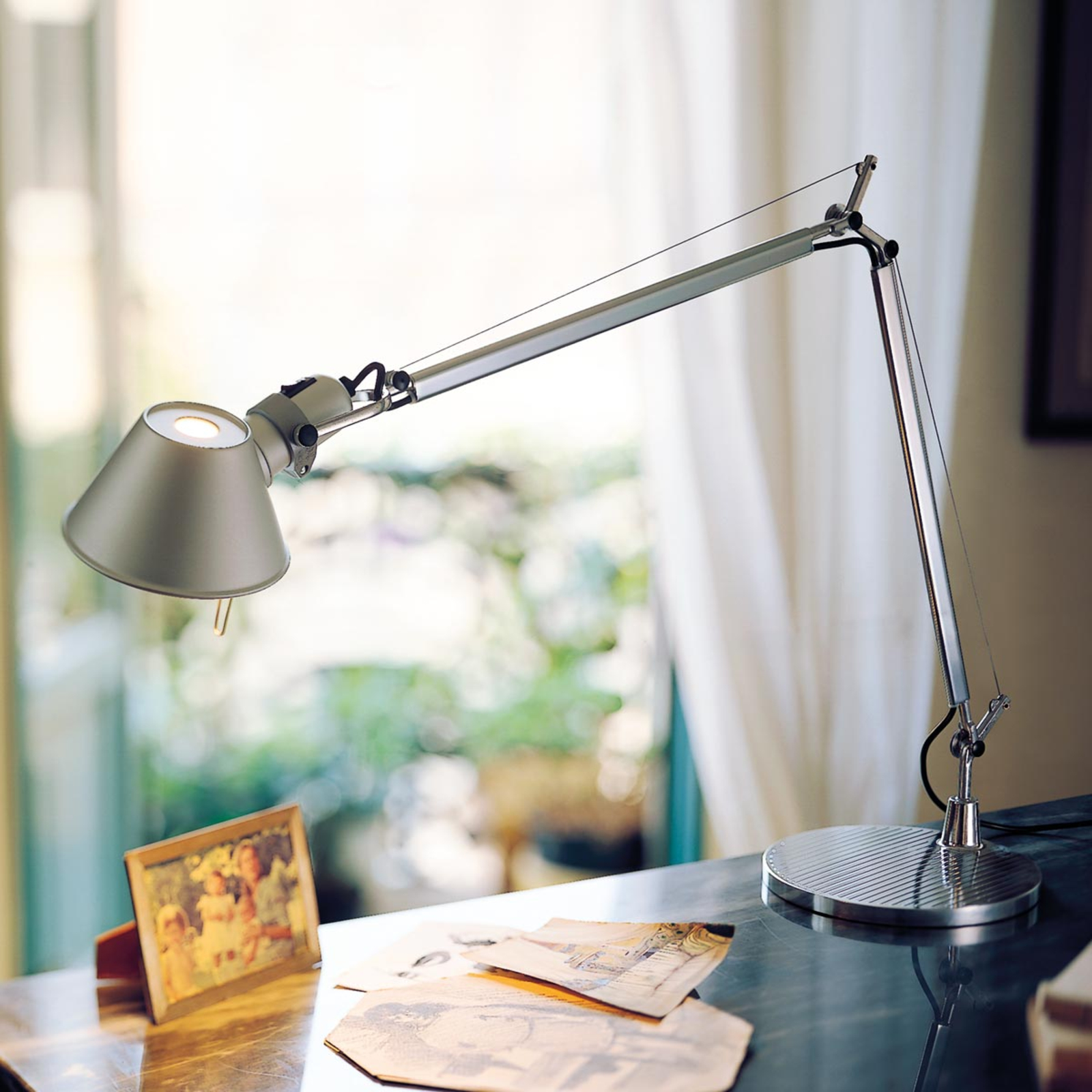 Artemide Tolomeo Micro classic designer table lamp, for Workroom / Office, aluminium, steel, E27, 77 W, energy efficiency: A++, H: 129 cm