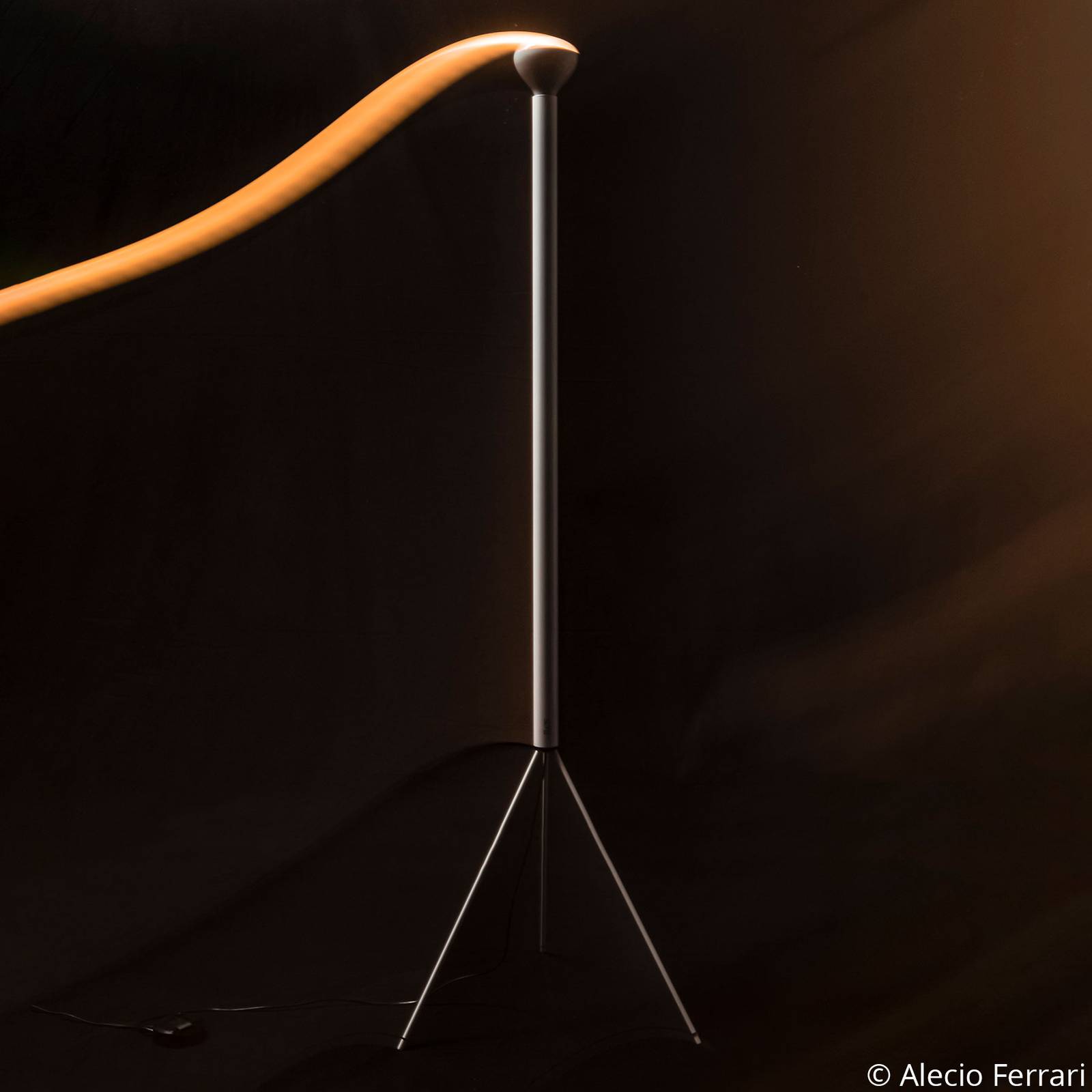 Lampa stojąca FLOS Luminator, biały, wysokość 189 cm, metal