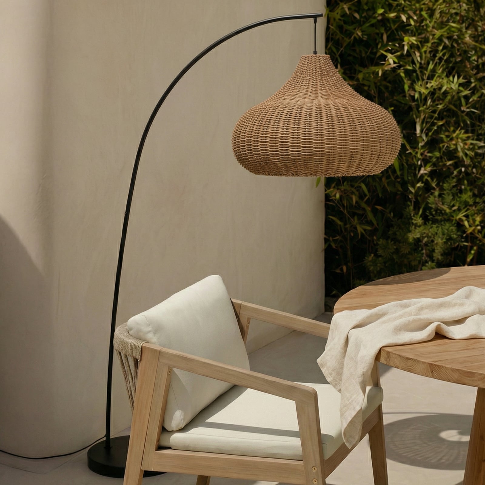 Taniola Außenstehleuchte, beige, Rattan, 195cm - Lucande Taniola Außenstehleuchte, beige, Rattan, 195cm - Lucande