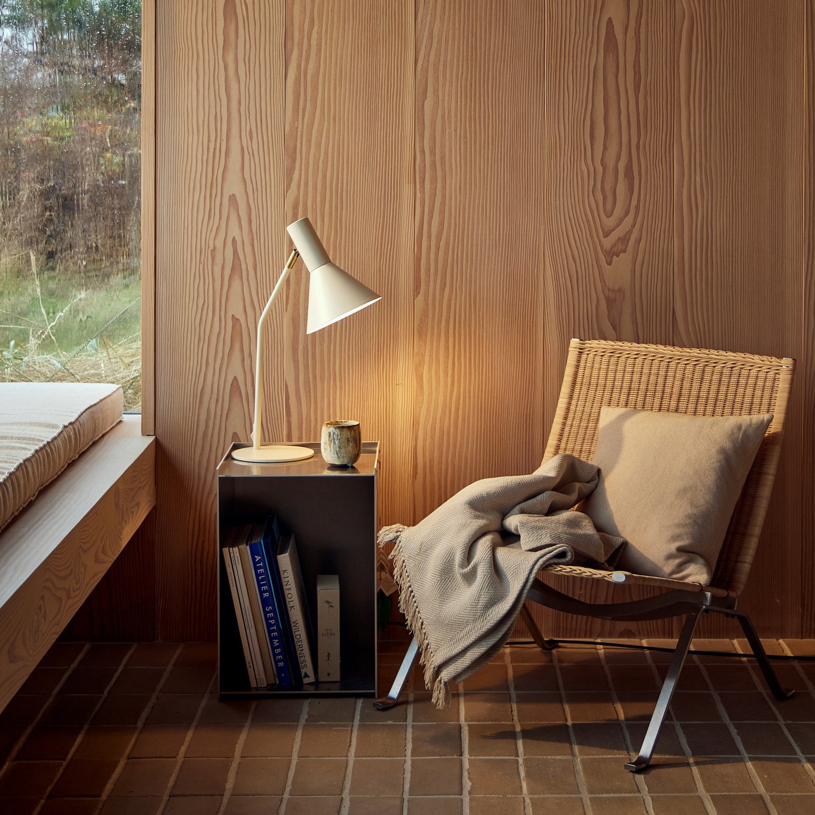 Lyss bordlampe Beige - FRANDSEN