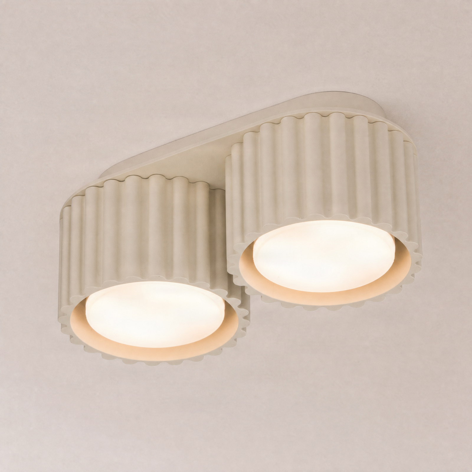 Taklampe Aura 2, beige, 2 lyskilder, lengde 21 cm, GX53