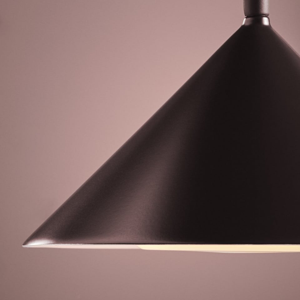 Frandsen Grasp LED-laddningsbar golvlampa H72 Mörkröd, röd från Frandsen