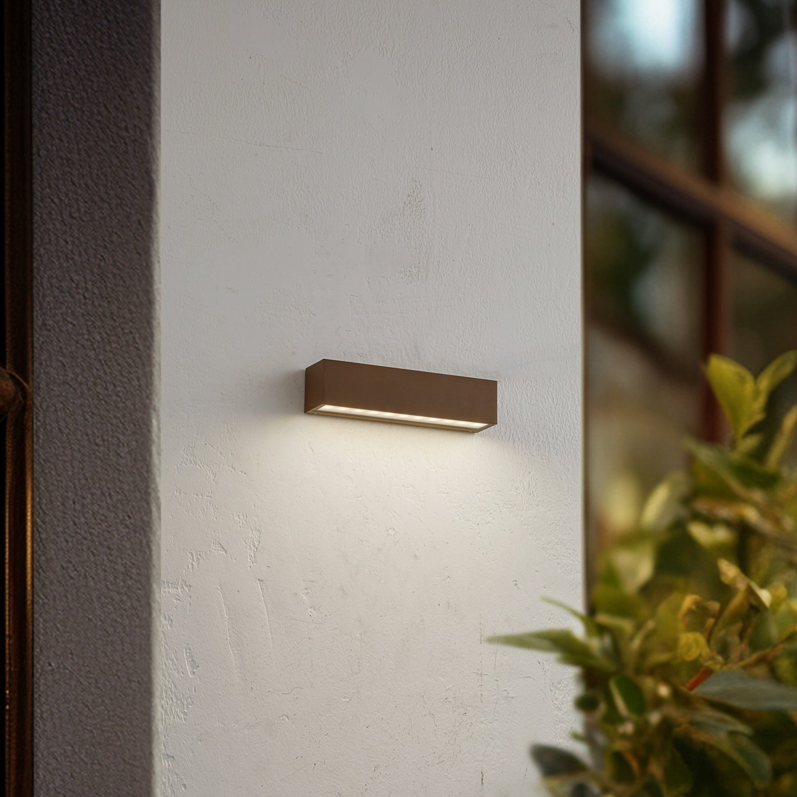 Lucande utendørs LED-vegglampe Lengo, 25 cm, bronse, 1 lyskilde.