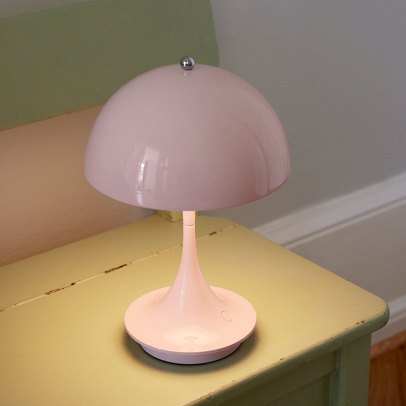 Louis Poulsen Panthella Portable V2 LED-bordlampe