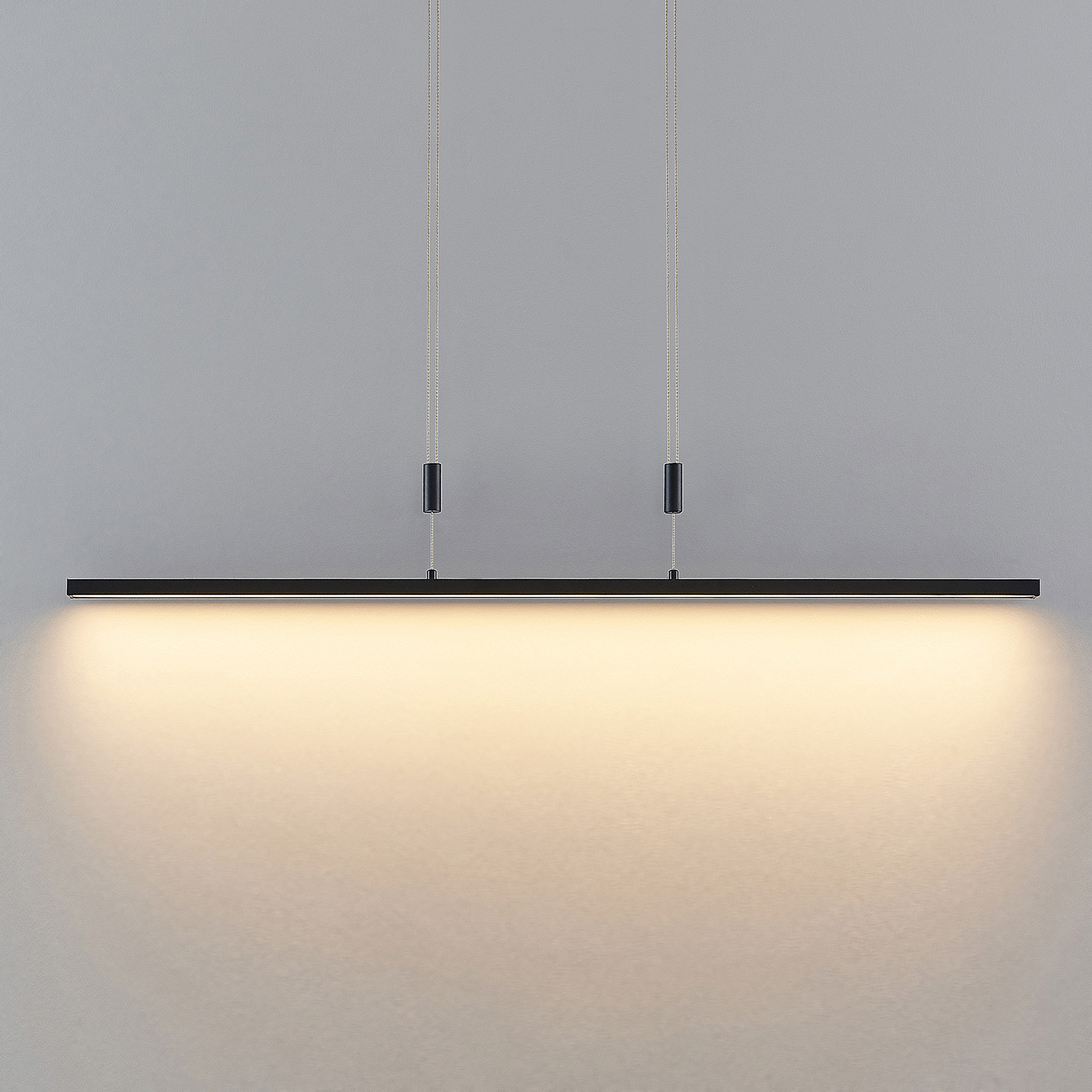 Lindby Arneja LED hanging light, black, CCT, height-adjustable