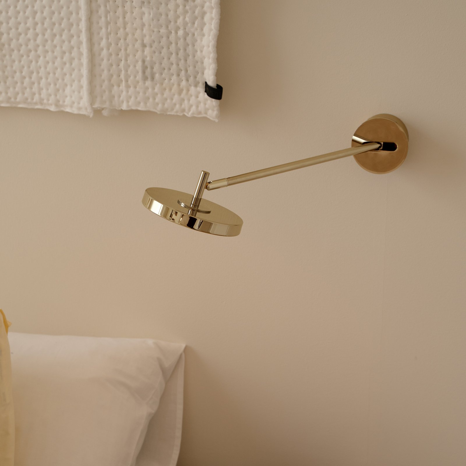 UMAGE LED-Wandlampe Asteria LONG HW, messing poliert, 45 cm UMAGE LED-Wandlampe Asteria LONG HW, messing poliert, 45 cm