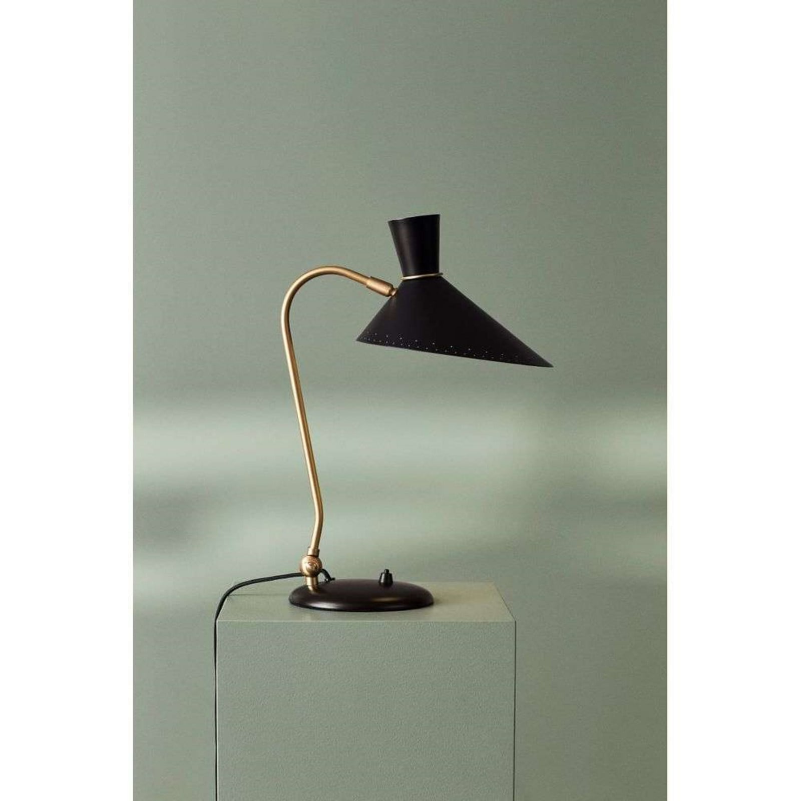 Bloom bordlampe, sort, højde 42 cm Warm Nordic - Stue - Vintage - Metal - Med skærm