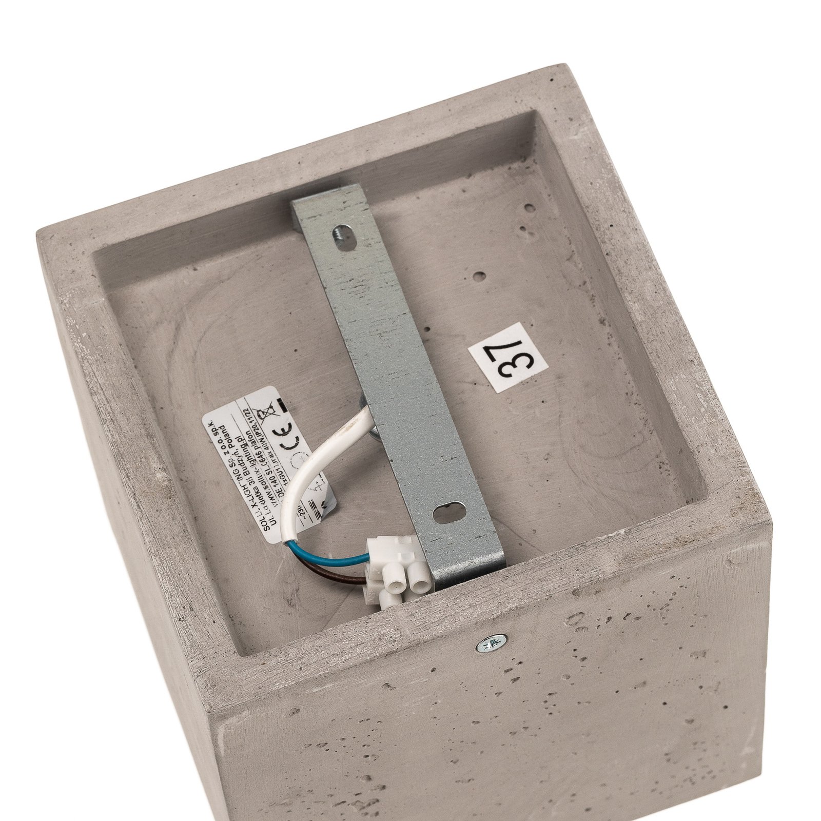 Stropna svetilka Ara kot betonska kocka 14 cm x 14 cm