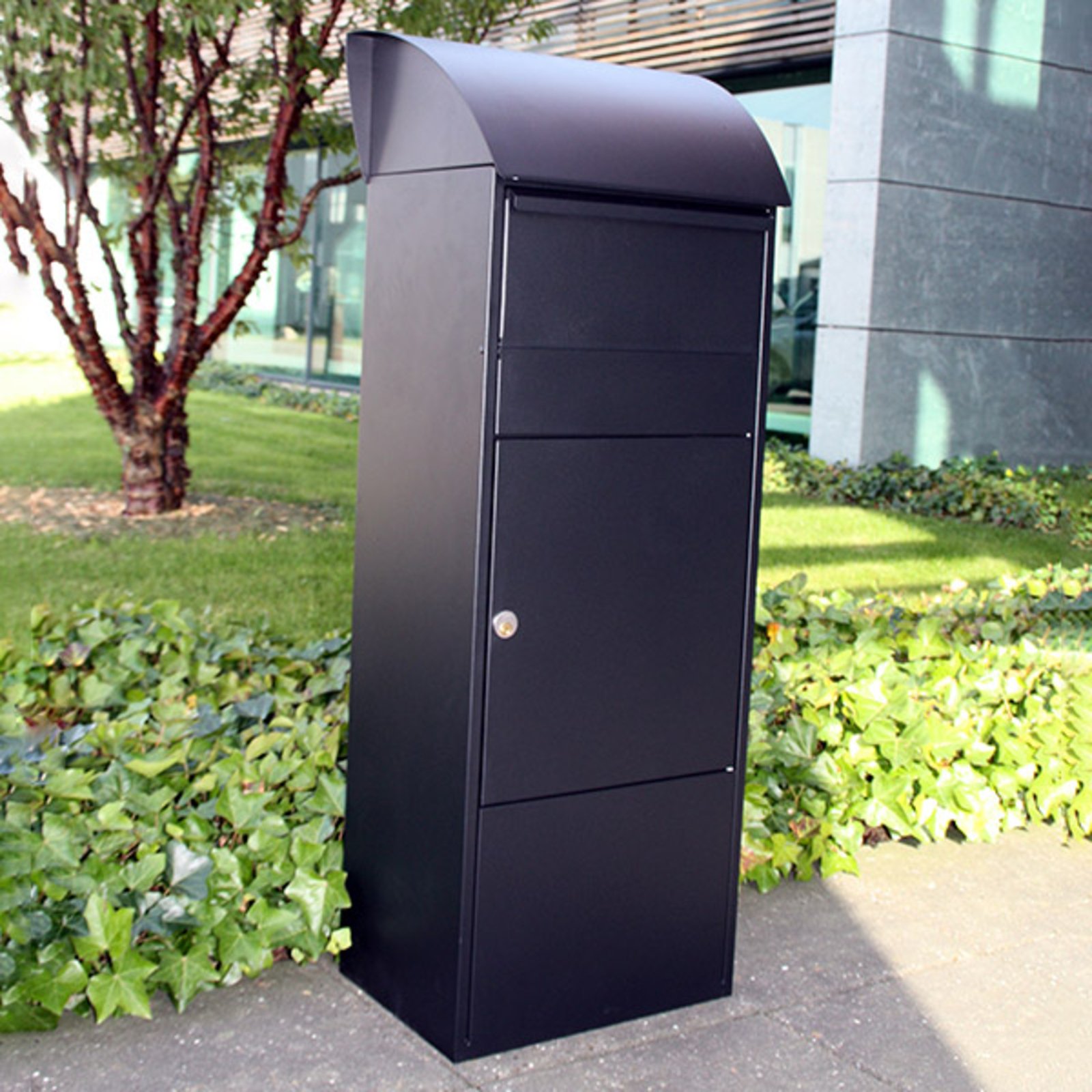 Juliana Allux 820S free-standing letterbox, black, galvanized steel, powder-coated, W: 39 cm, H: 109.5 cm