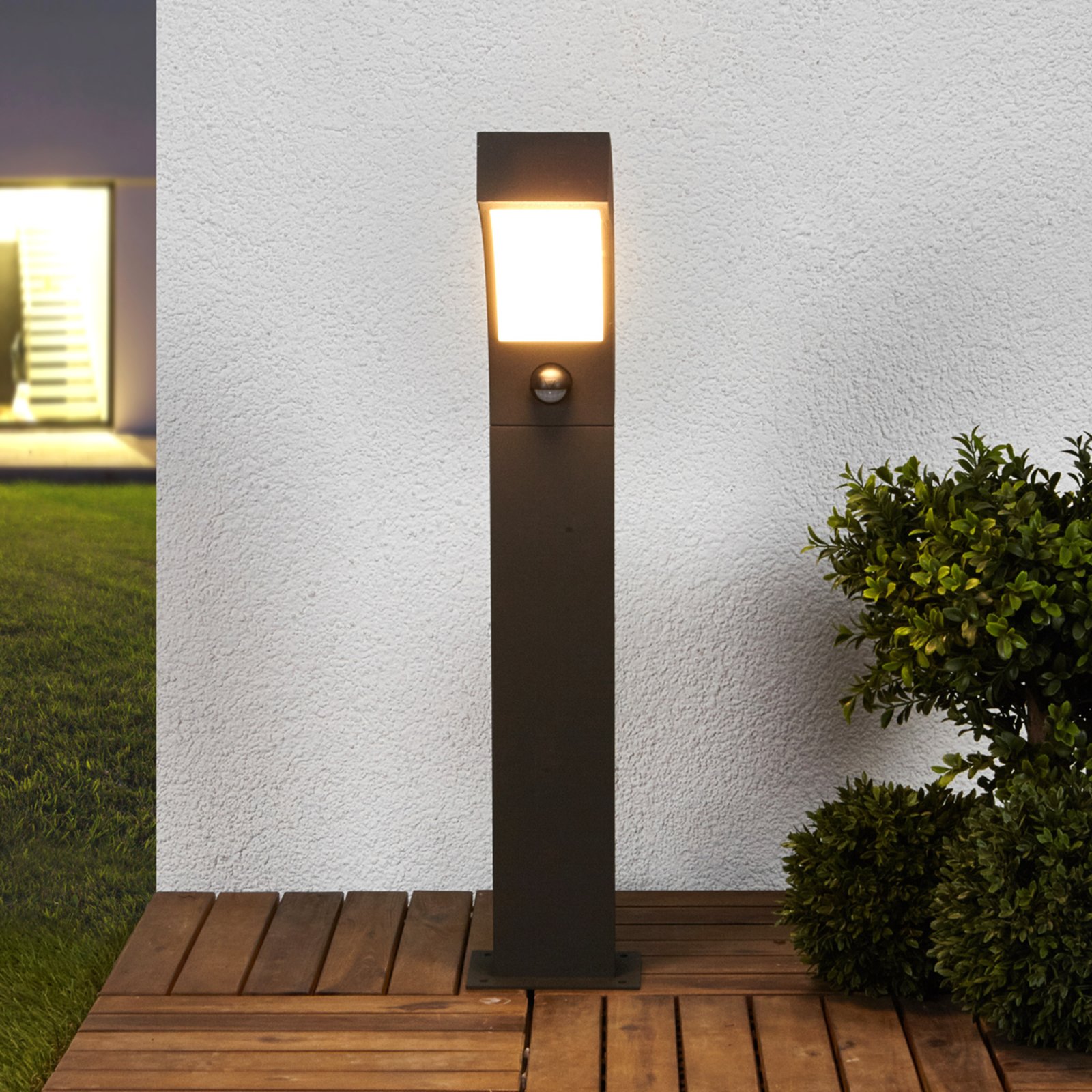 Lennik Außen Gartenleuchte w/Sensor H60 Graphite - Lucande