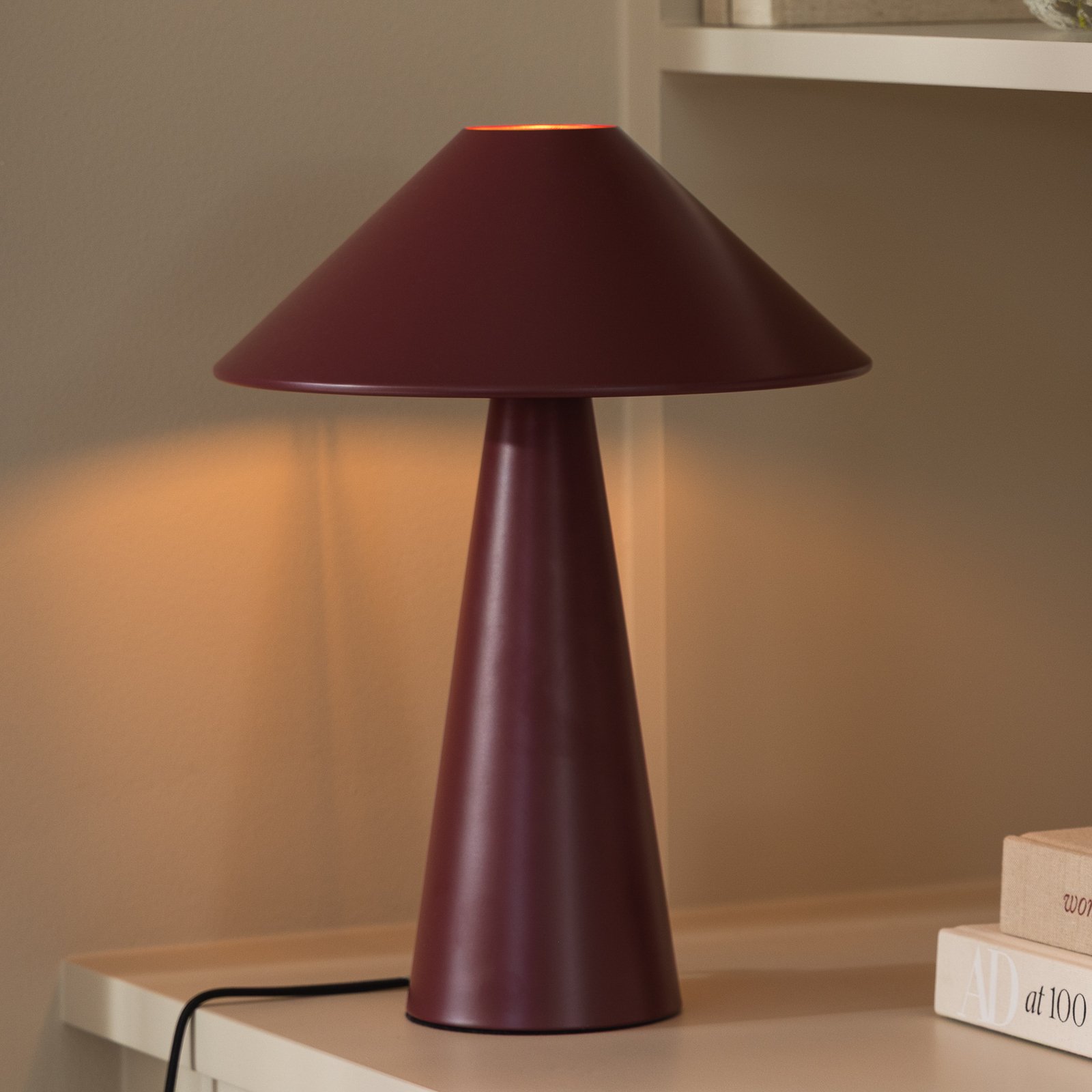 Globen Lighting stalo lempa Cannes, raudona, metalas, aukštis 40 cm Globen Lighting stalo lempa Cannes, raudona, metalas, aukštis 40 cm