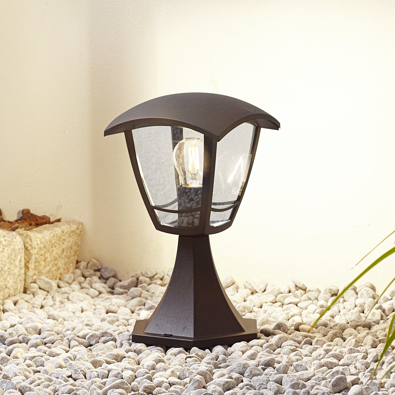 Podstavná lampa Lindby Isidoro, čierna, výška 28 cm, plast