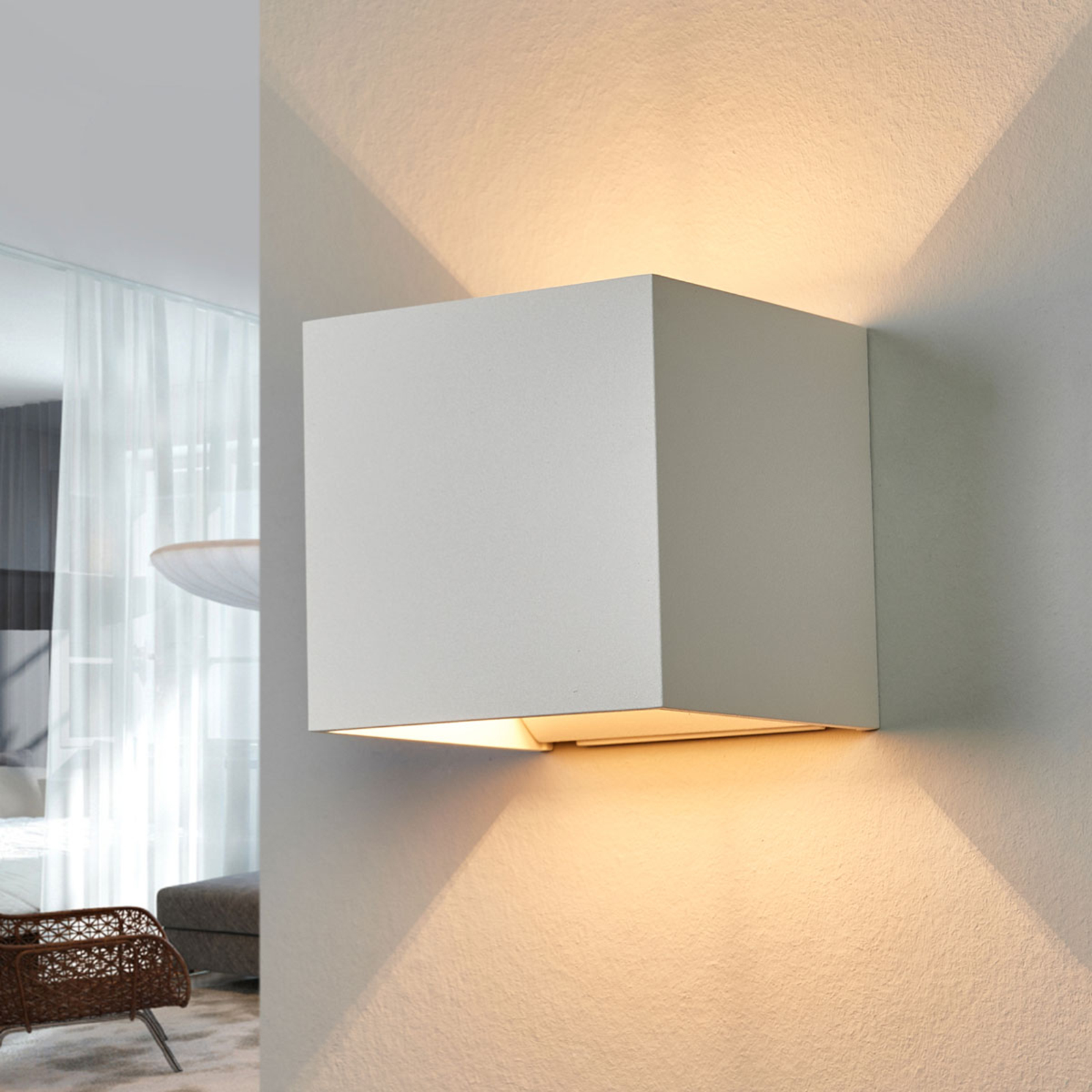 Helestra Siri - cubic wall light up/down