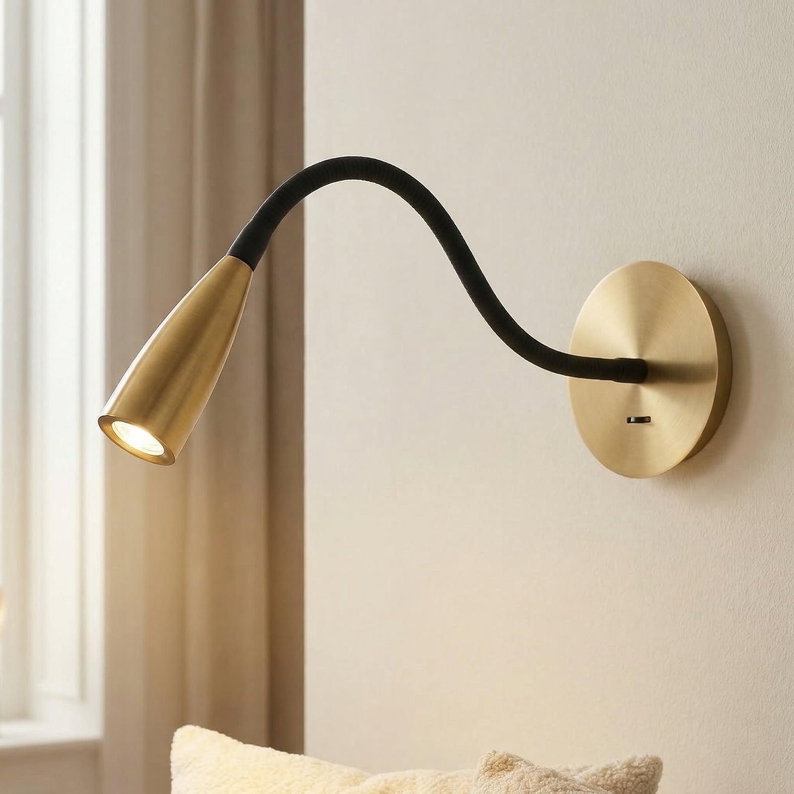Lampe de lecture LED H63 avec bras flexible, laiton mat