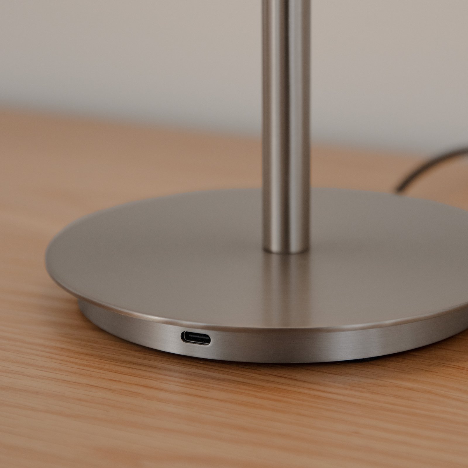 Candeeiro de mesa LED Audrey, cor aço, altura 37 cm - UMAGE