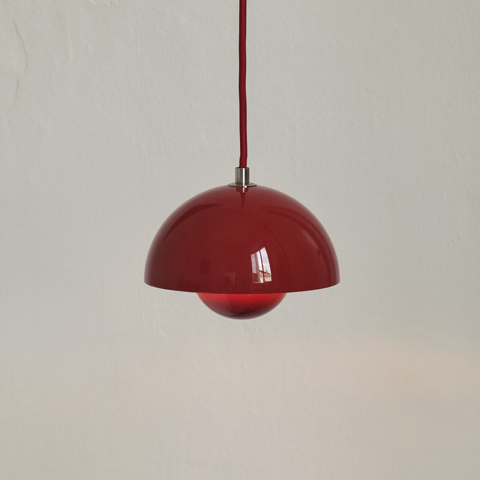 &Tradičné závesné svetlo Kvetináč VP10, Ø 16 cm, vermíľovo červená