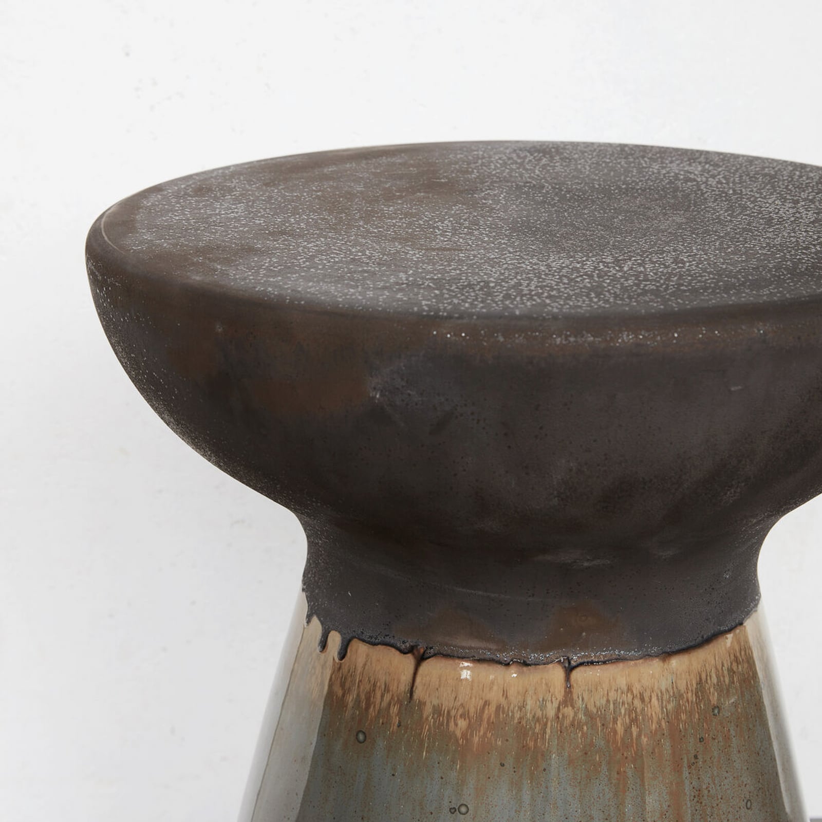 Sgabello HDPablo, verde/marrone, altezza 43 cm, ceramica - House Doctor