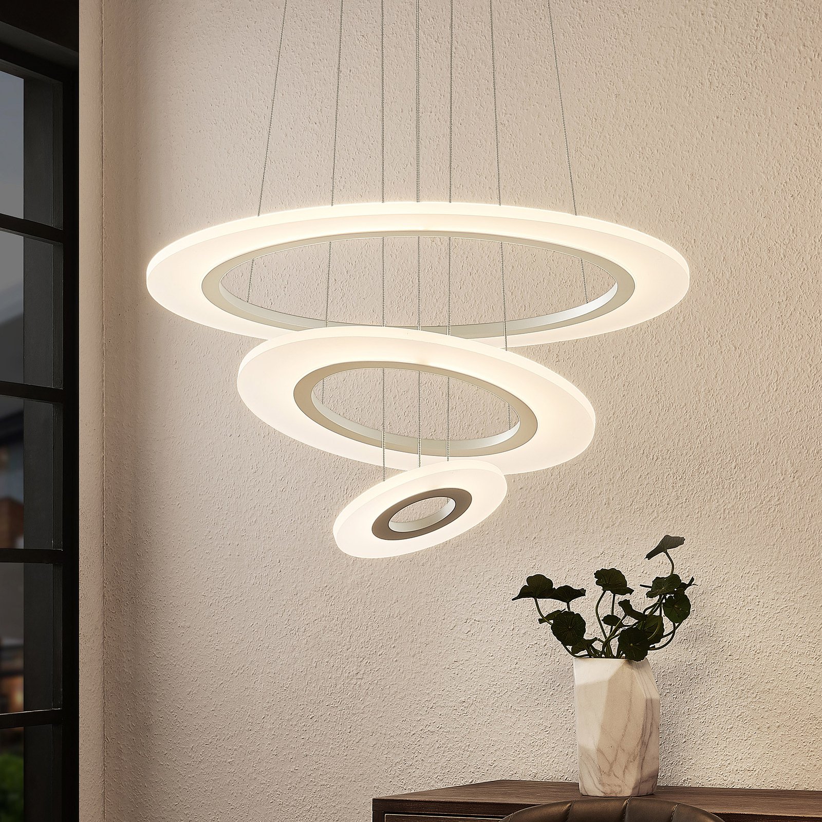 Lindby Amisu LED hanging light with three rings