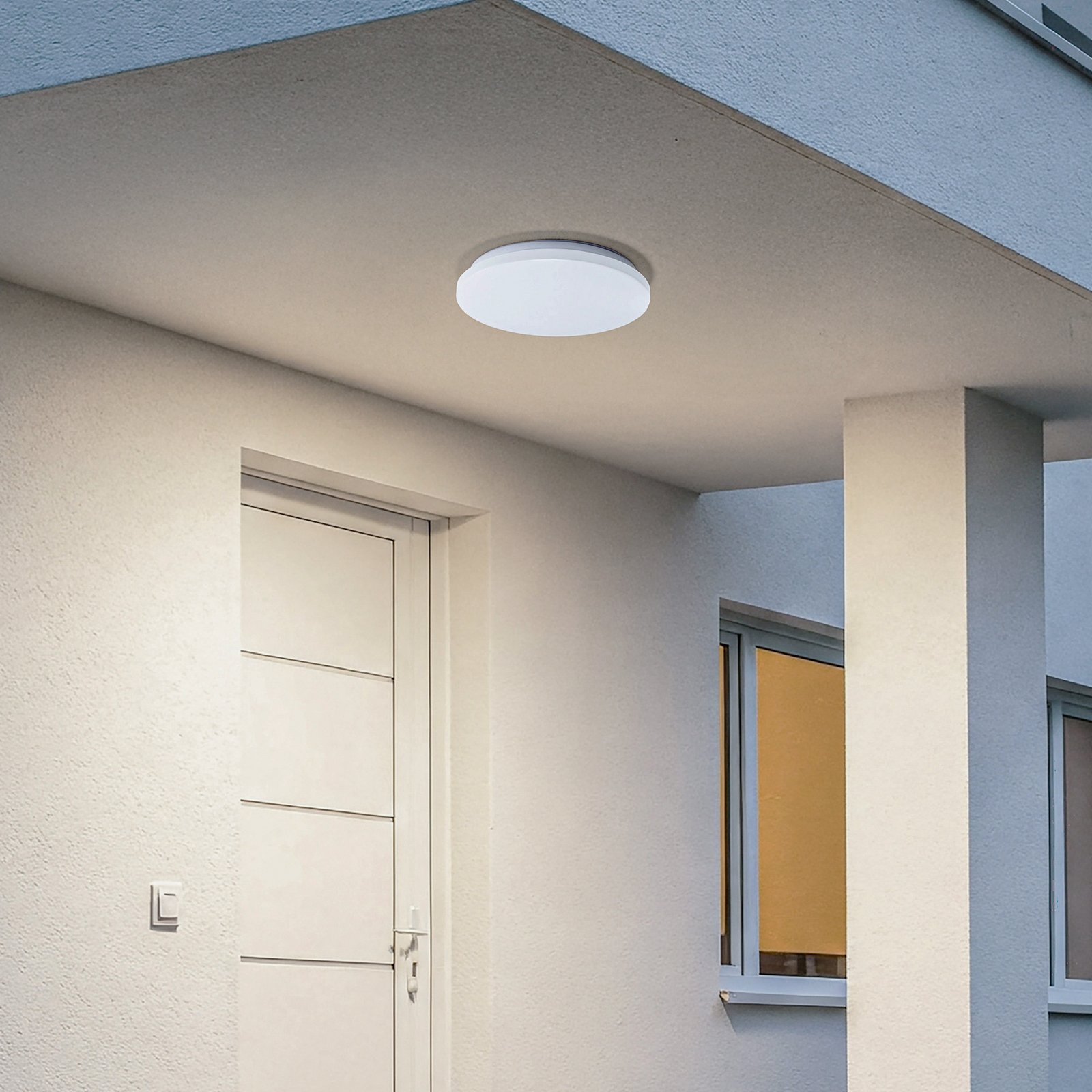 Lindby LED-Außendeckenleuchte Kirkola, 3000 K, Ø 34 cm, weiß
