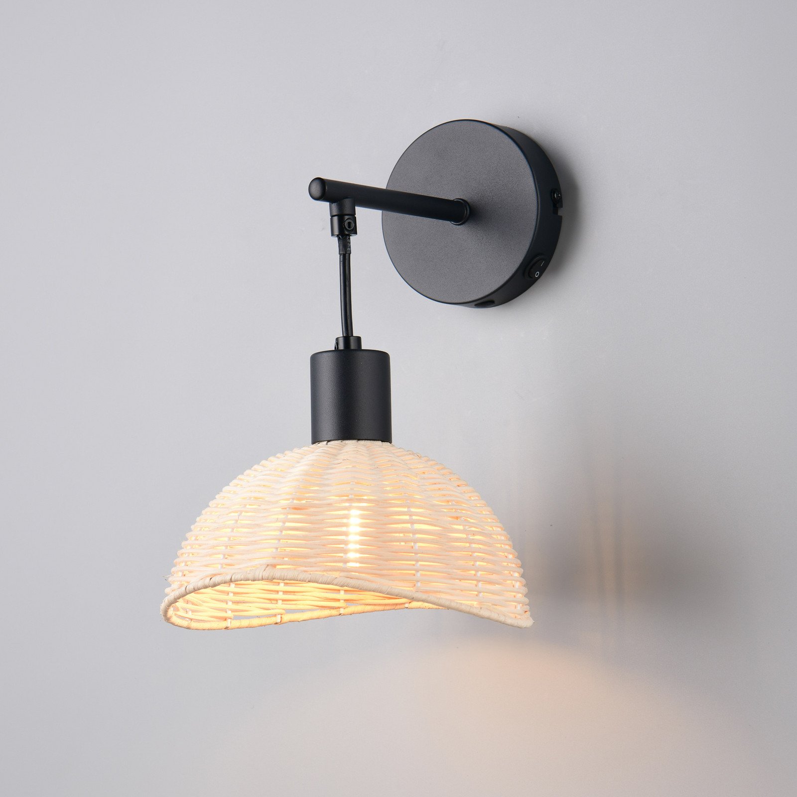 Reality Leuchten Aplică de perete Calvi ratan natural negru metal Ø 18 cm - Camera de zi / sufragerie - negru mat ratan natural