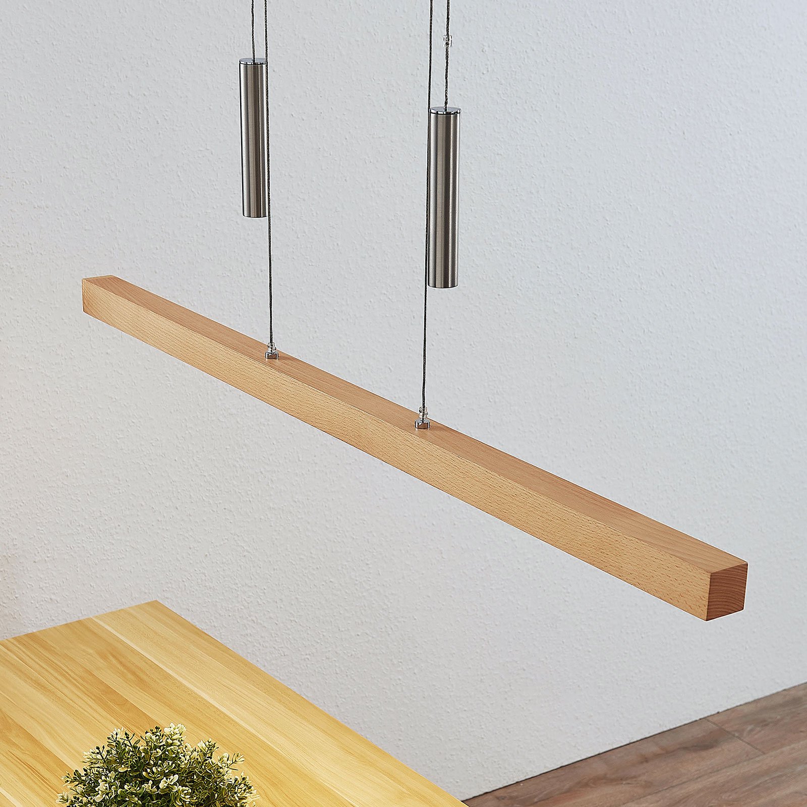 Lucande LED-Pendelleuchte Pia, Buchenholz, 100 cm lang