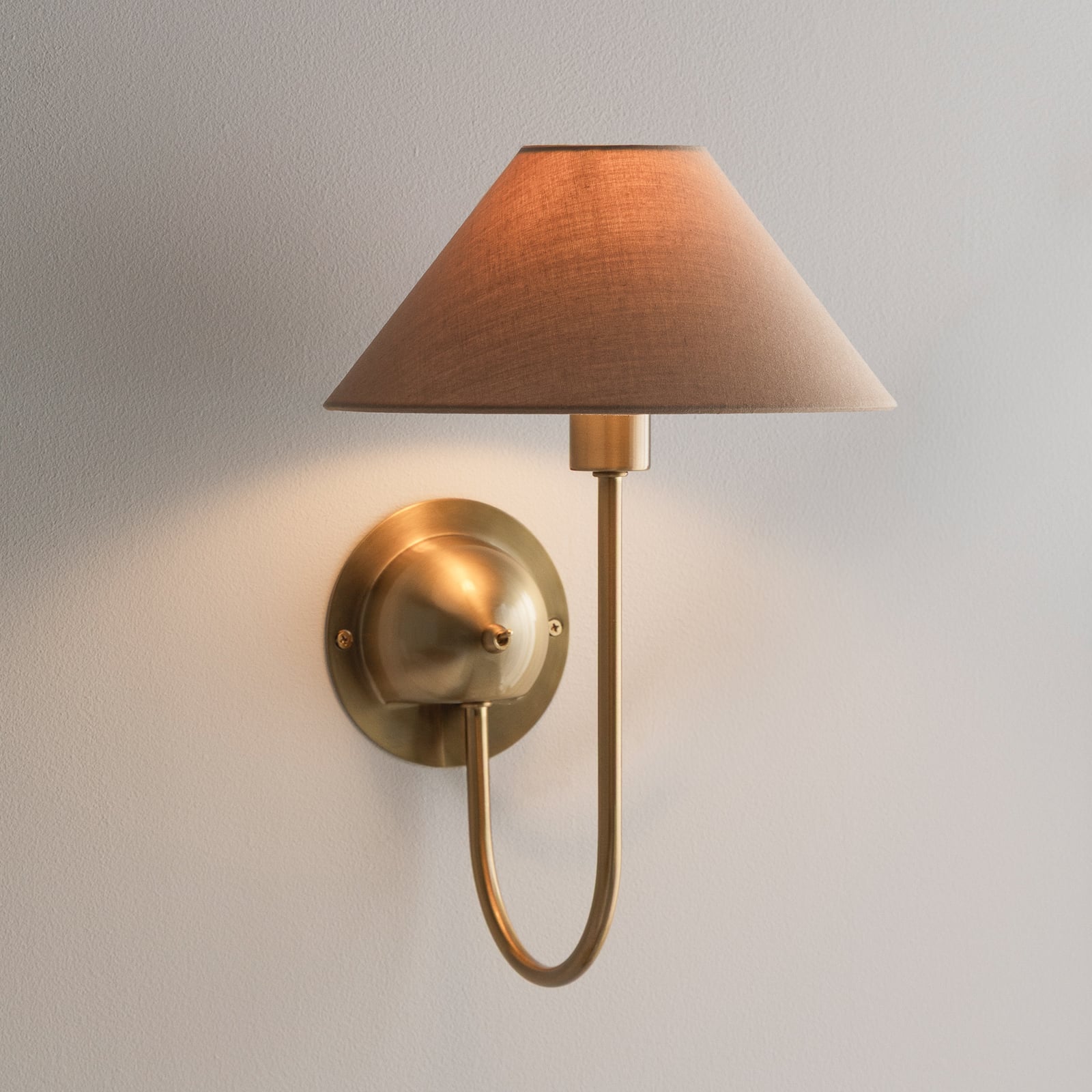 Globen Lighting Wandlampe IRIS, mokkabraun Höhe 32 cm