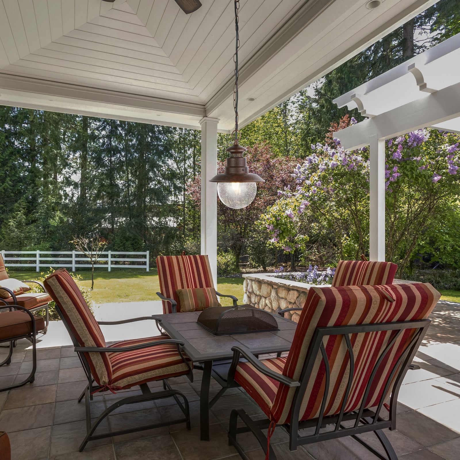 Außen-Pendellampe Station, rostbraun, Ø 22 cm, Metall/Glas
