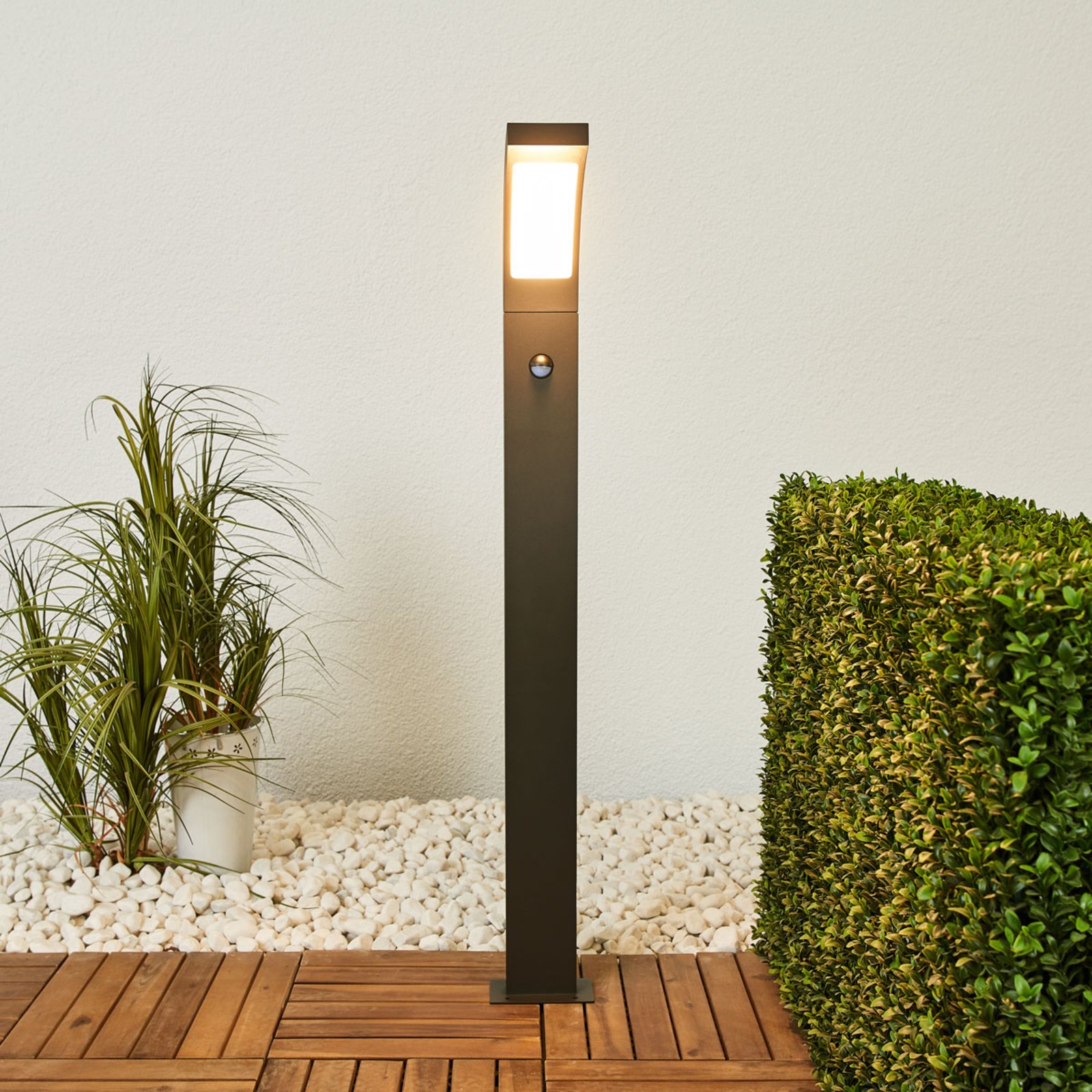 Juvia LED Gartenleuchte H100 w/Sensor Graphite - Lucande