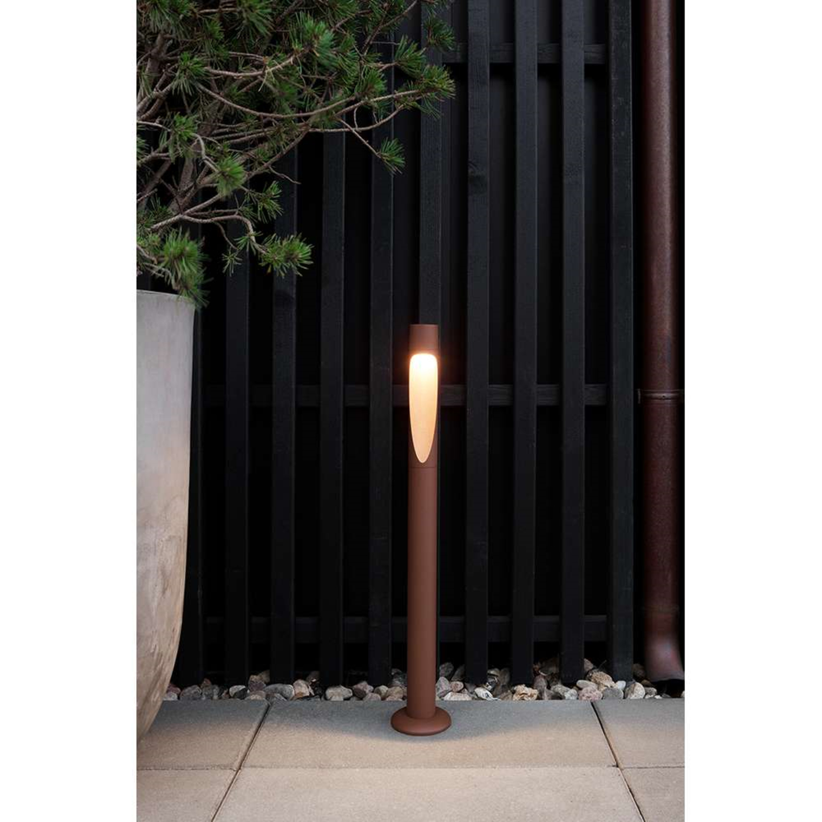 Flindt Garden Lámpara Jardín Long LED 2700K con Base Corten - Louis Poulsen