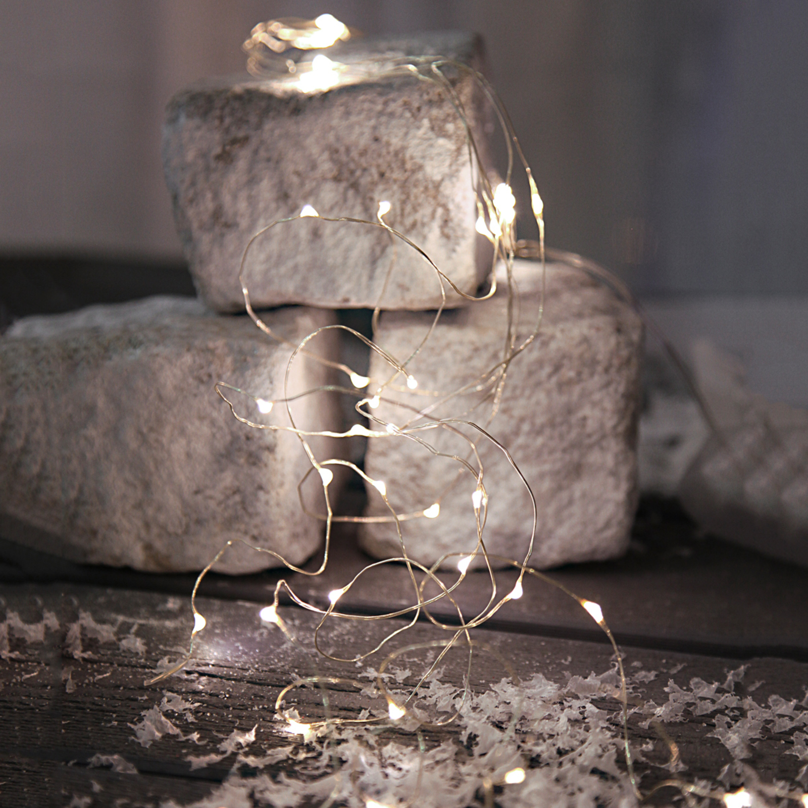 Best Season Batteridrevet LED-lysbukett Dew Drops - kobbertr?d