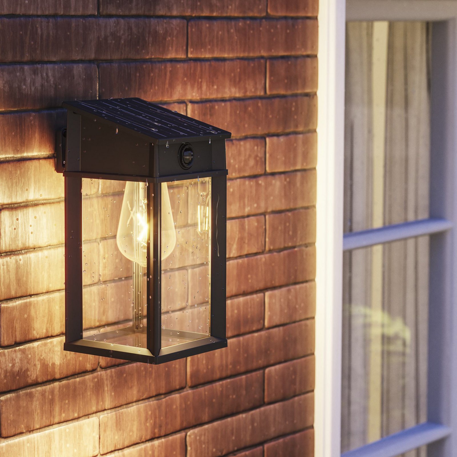 Philips LED solárne vonkajšie nástenné svietidlo Geri UE senzor, hranaté, IP44