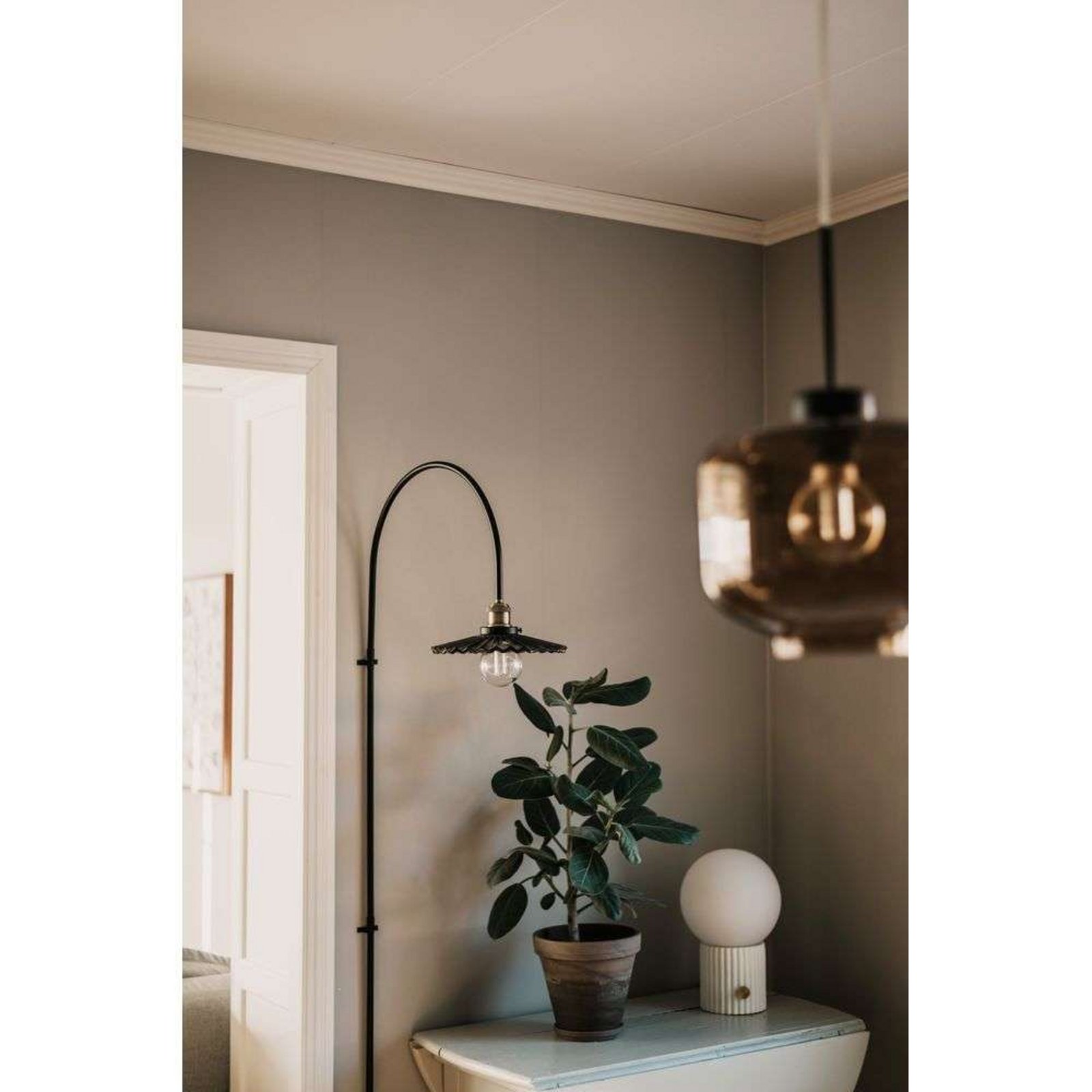 Cobbler 150 Sienas Lampa Dūmi - Globen Lighting Cobbler 150 Sienas Lampa Dūmi - Globen Lighting