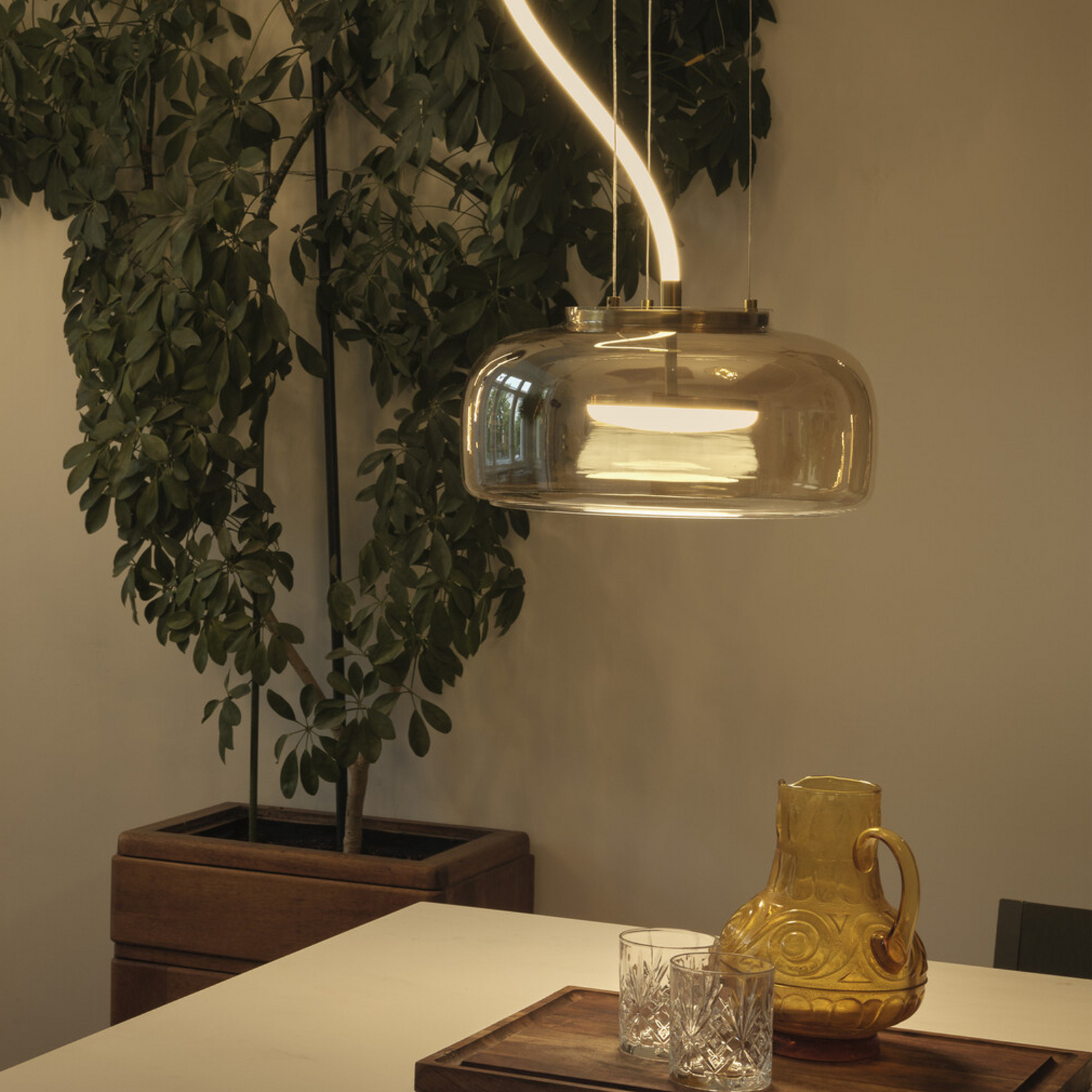 OSRAM DECOR GLOW LED lógó lámpa, borostyánsárga/arany, Ø 38 cm, felfelé/lefelé
