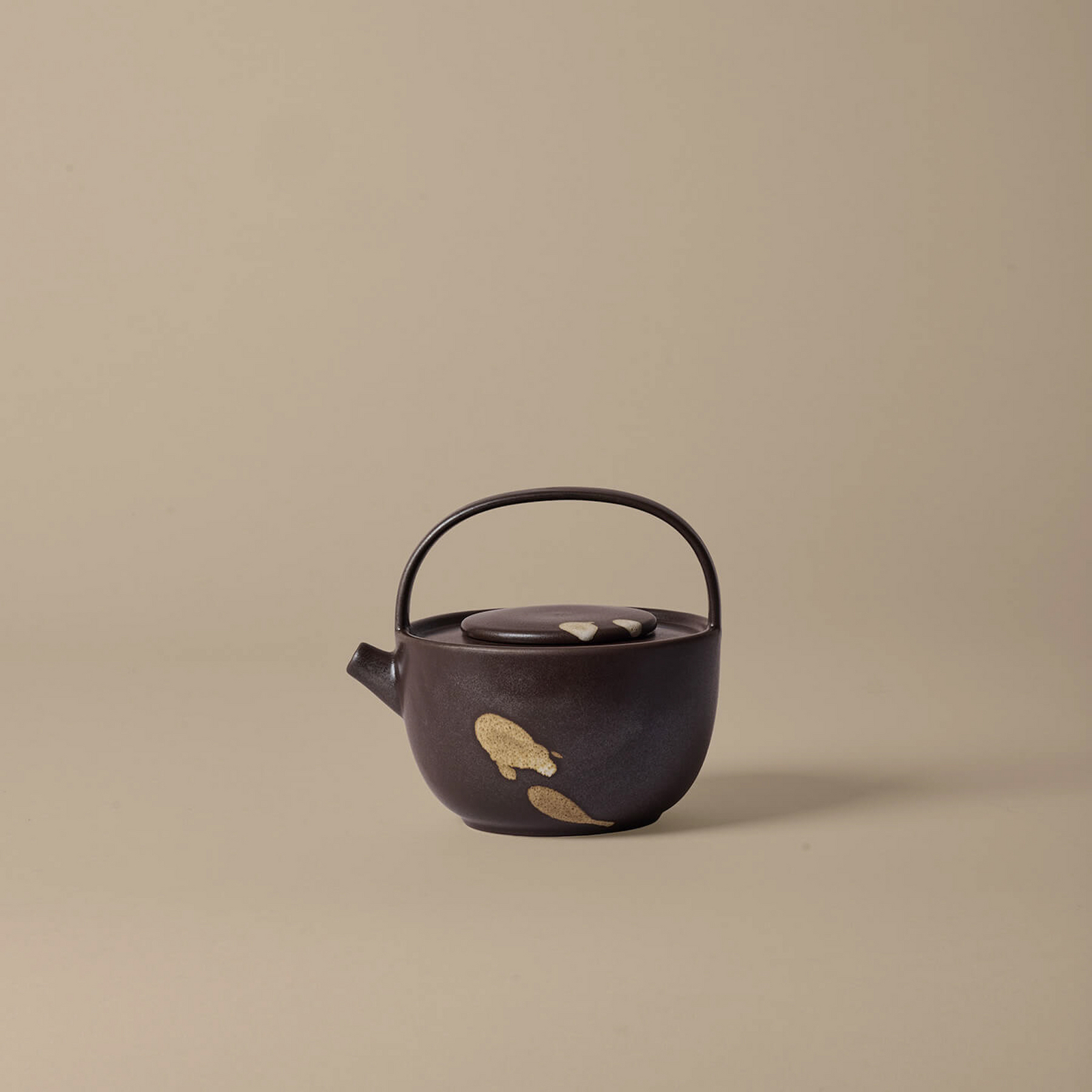 Koyo teapot, dark brown, 0.85 litres, stoneware - ferm LIVING
