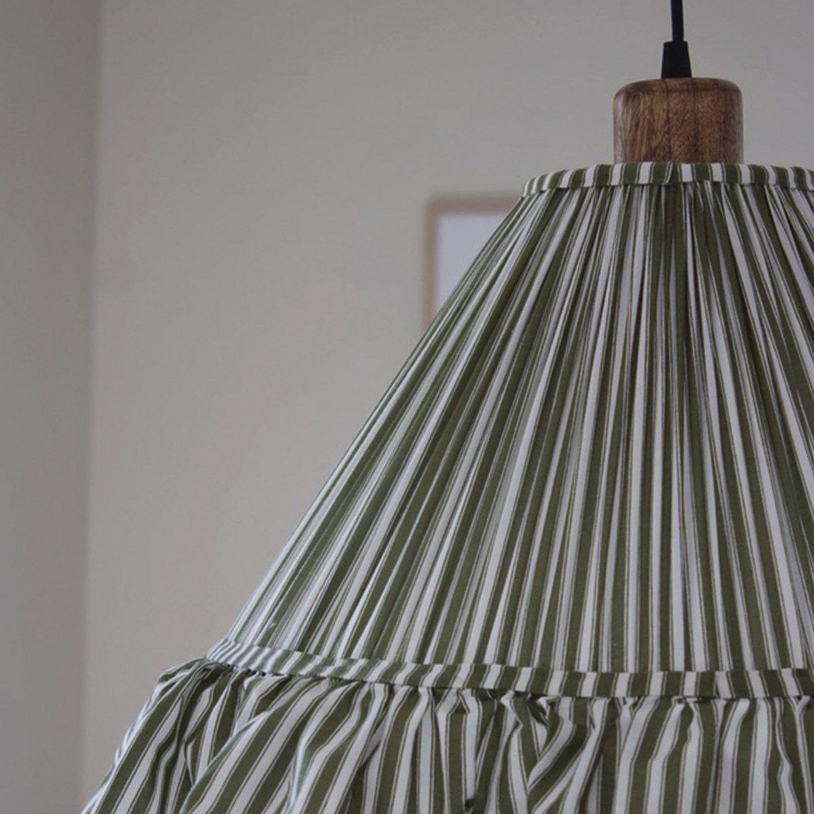 PR Home Estrid hanging light, moss green, fabric, Ø 40 cm, E27 PR Home Estrid hanging light, moss green, fabric, Ø 40 cm, E27