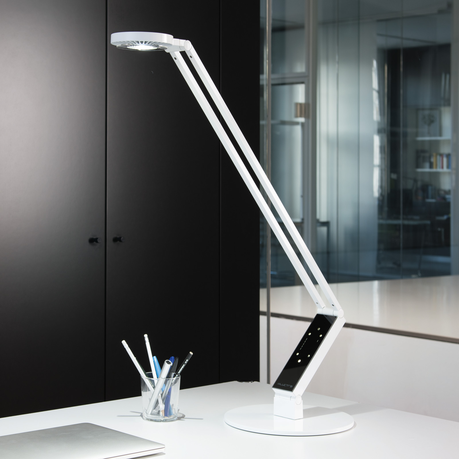 Luctra TableProRadial LED table lamp white base, for Workroom / Office, aluminium, zinc, steel, glass, plastic, 10.5 W, energy efficiency: A+, H: 90 cm