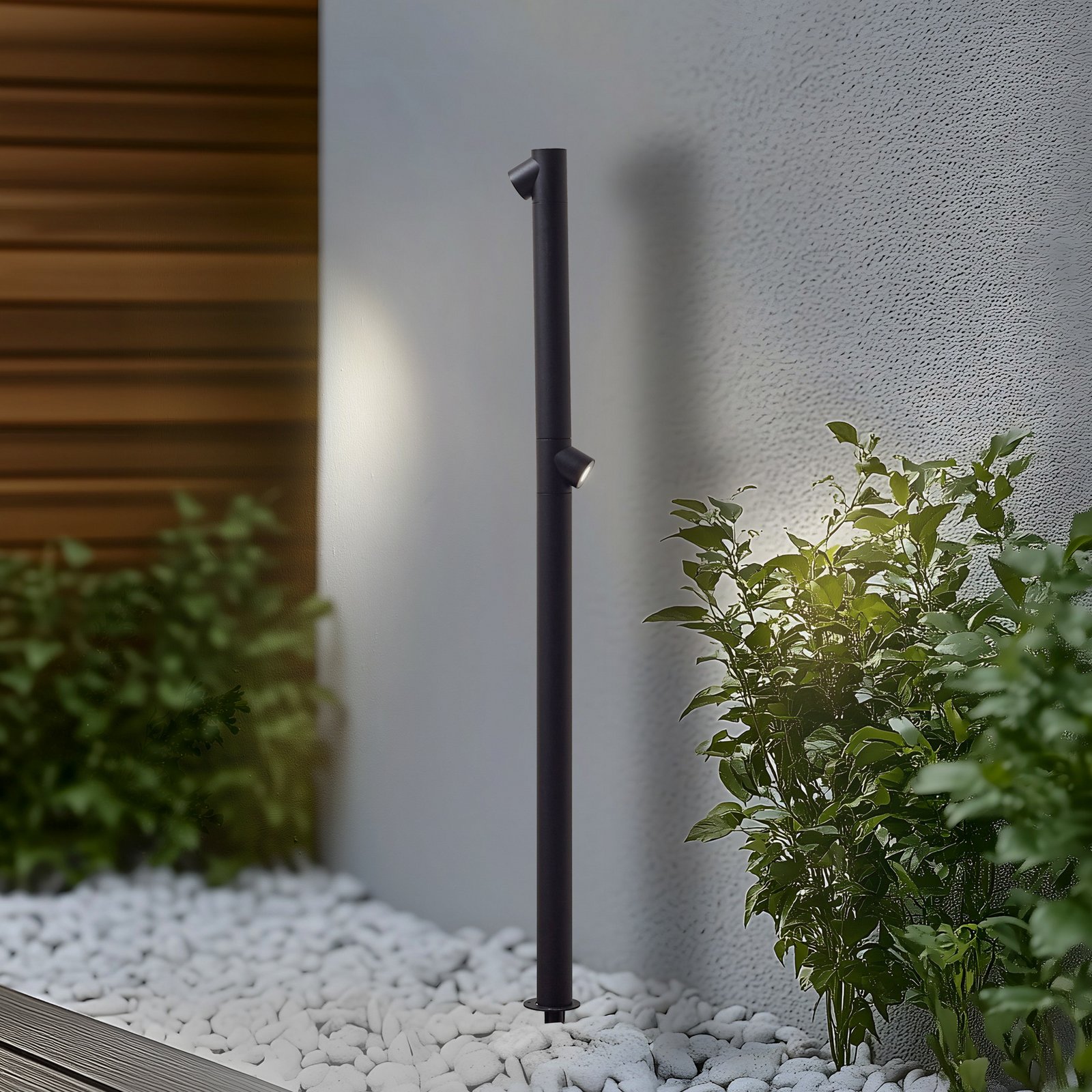 Lindby Borne lumineuse LED Luzian, hauteur 120cm, noir, piquet de terre