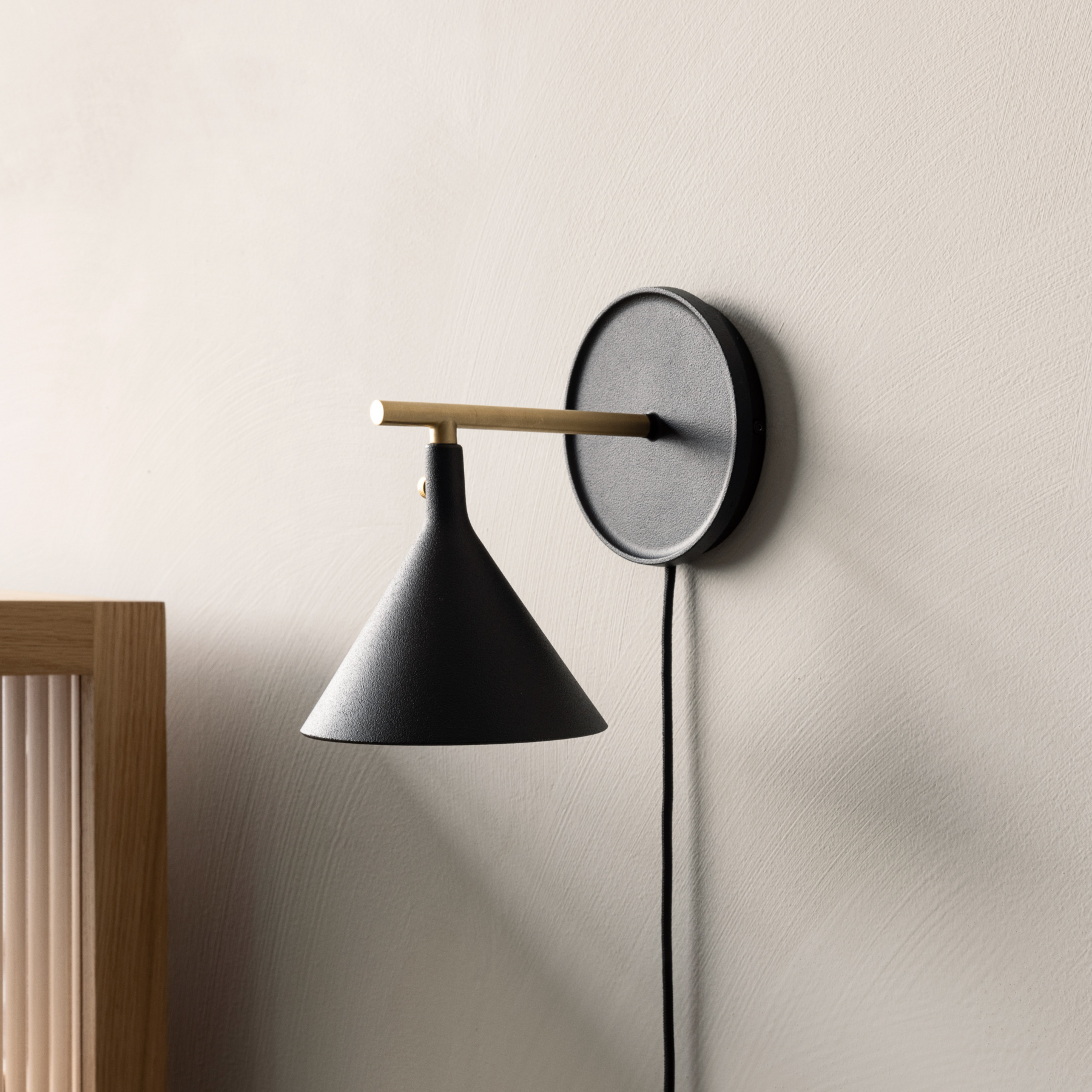 Cast Sconce LED-Wandlampe, schwarz, Stecker, dim. - Audo