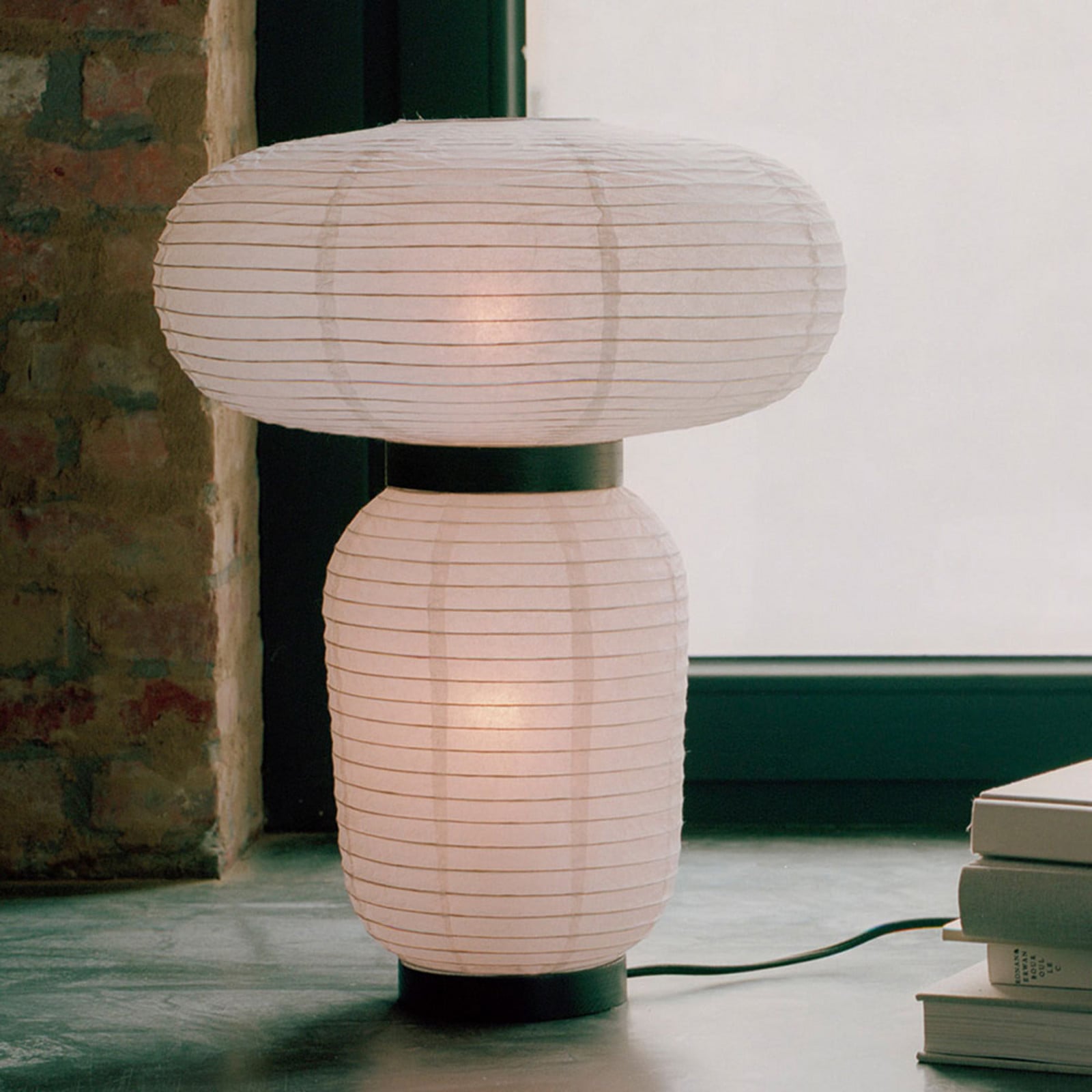 Formakami JH18 bordlampe elfenben/sort &Tradition - Stue - Design - Papir / karton - Med skærm