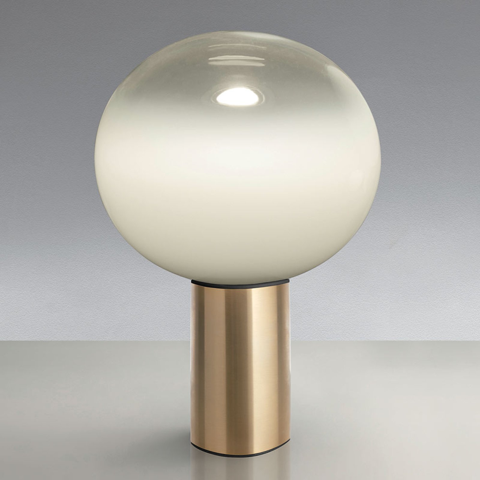 Artemide Laguna 26 table lamp brass